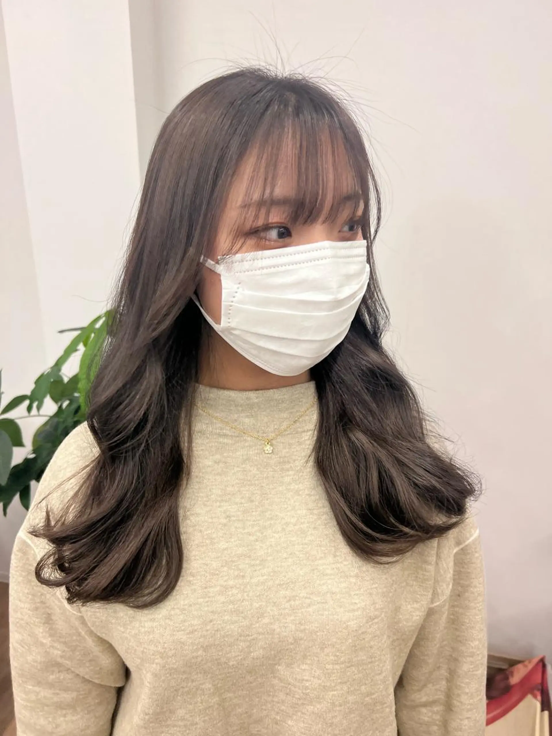 ロング パーマ ヘアアレンジ メンズ キッズ ネイル マツエク・マツパ アイブロウ メンズインナーカラー メンズ韓国風 眉カラー 韓国風マツエク くせ毛 カット ヘアカラー トリートメント 武田涼レイヤーカット 髪質改善×縮毛矯正のヘアスタイル