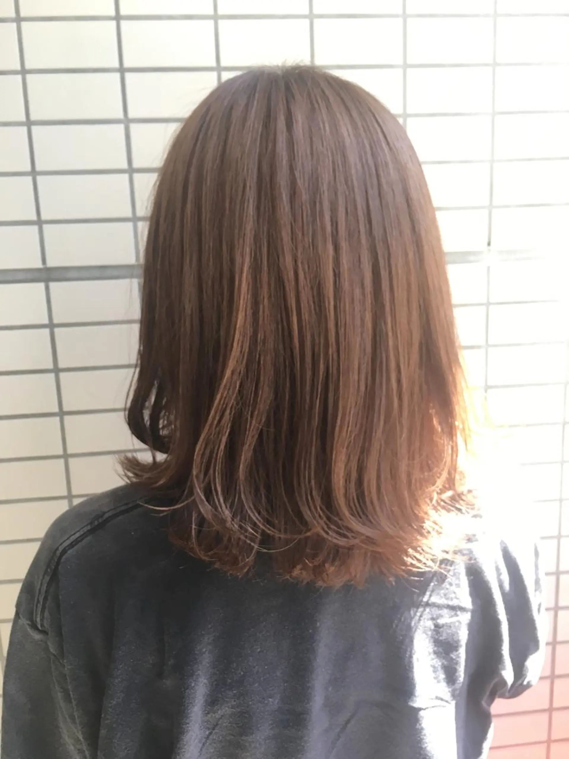 ミディアム ボブ 外ハネヘア REM 上大岡所属・サトウ .のヘアスタイル