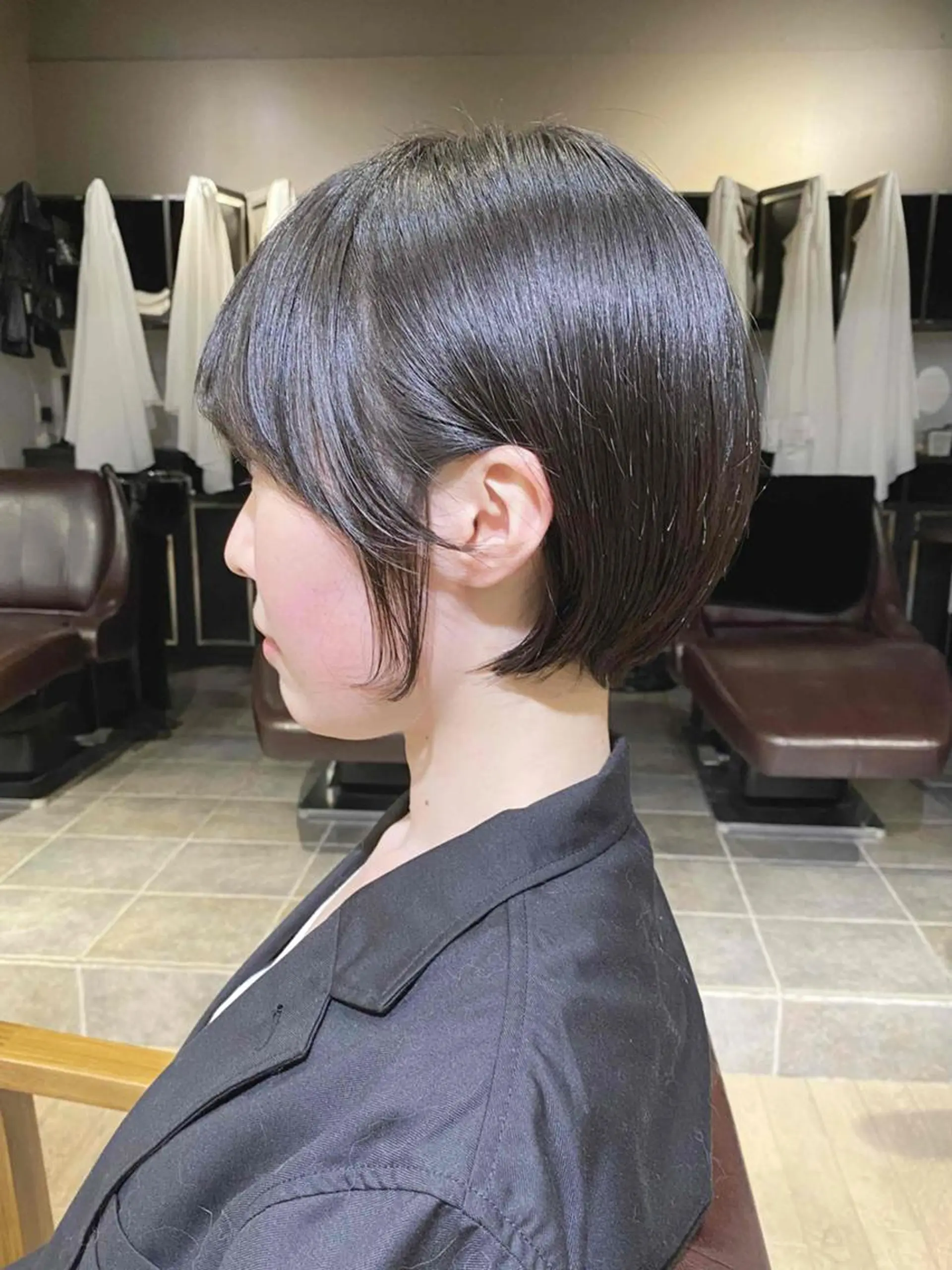 ショート カラー ショートボブ 丸みショート アッシュ ベージュカラー 黒髪 Neolive plus所属・前田 裕介のヘアスタイル