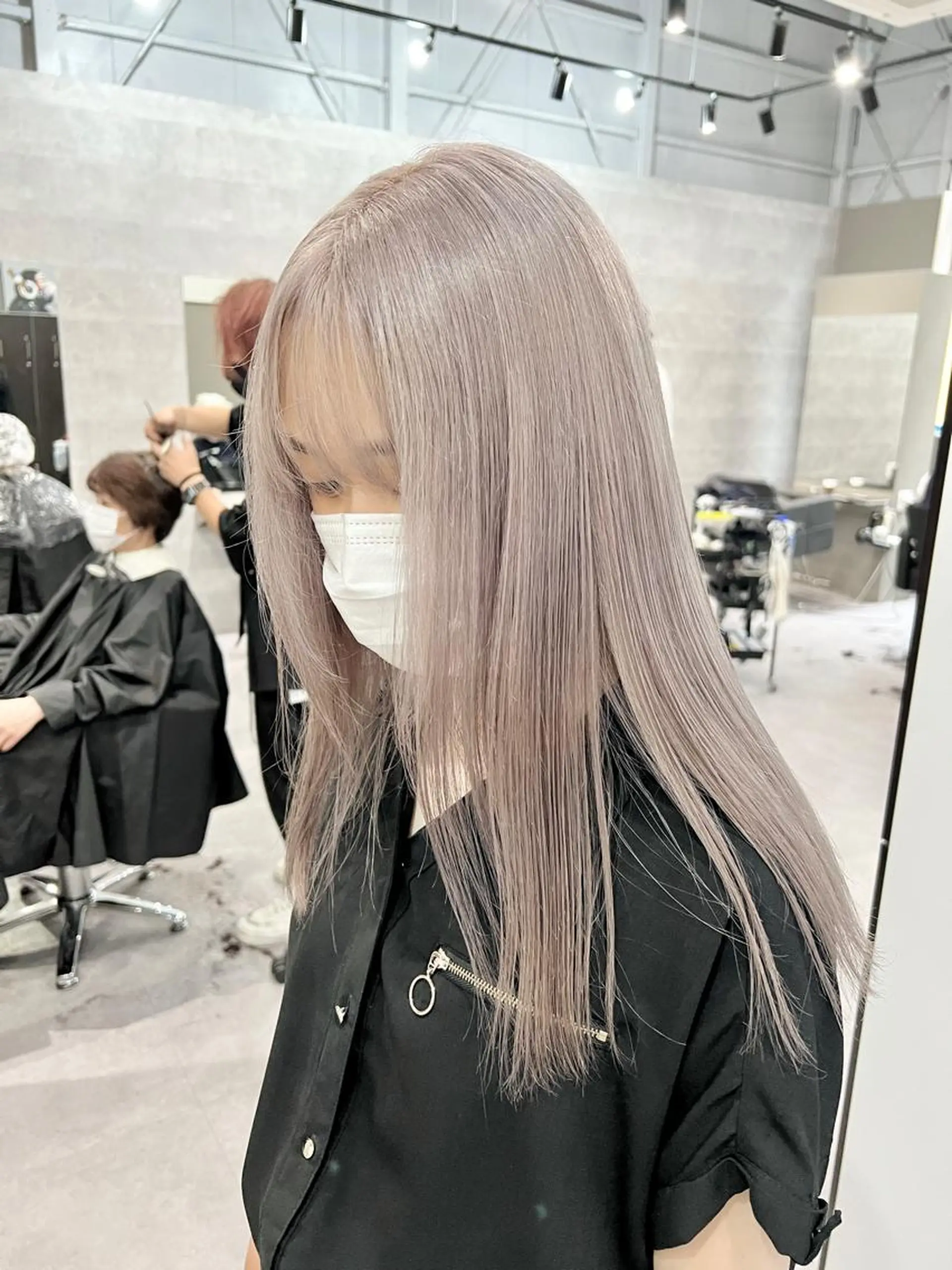 ロング カラー グレージュ ミルクティーグレージュ Via officialのヘアスタイル