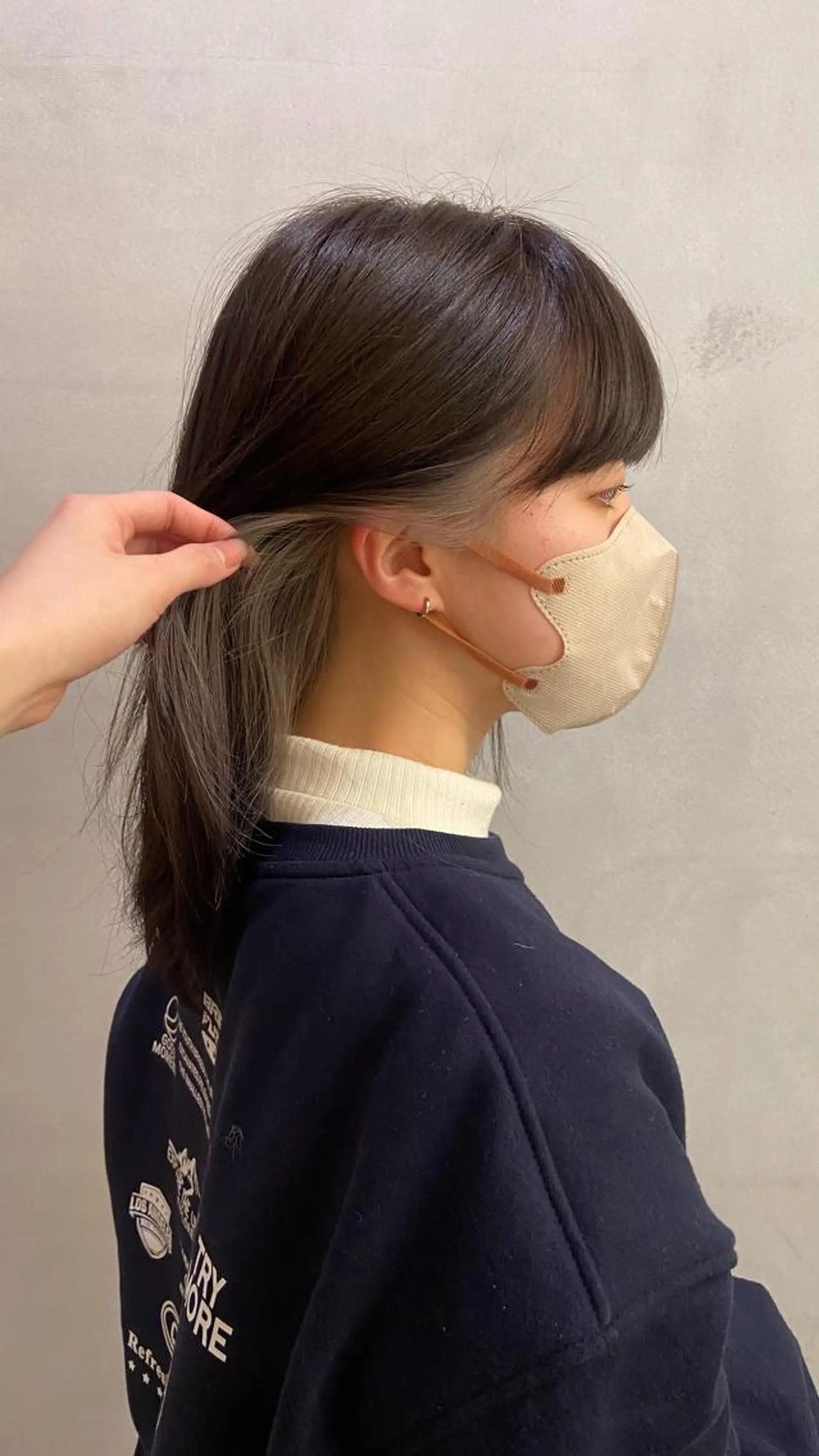 ミディアム カラー ヘアアレンジ シルバー Rinon所属・沖 真琴のヘアスタイル