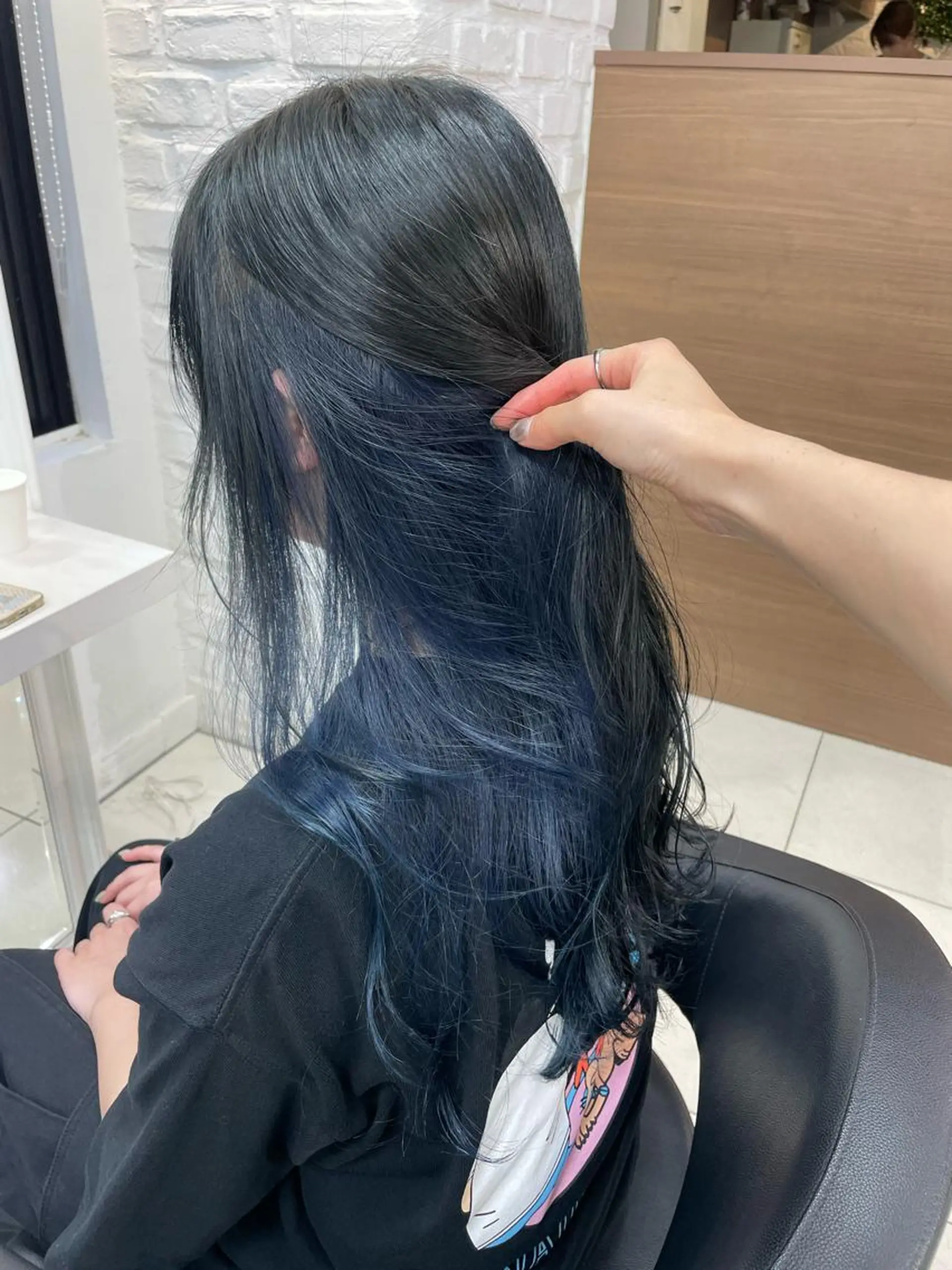 ロング カラー 黒髪 ブリーチ ブルーカラー ブルーブラック ケアブリーチ ヘアカラー トリートメント 【髪質改善】 kasumi🌷🌷のヘアスタイル