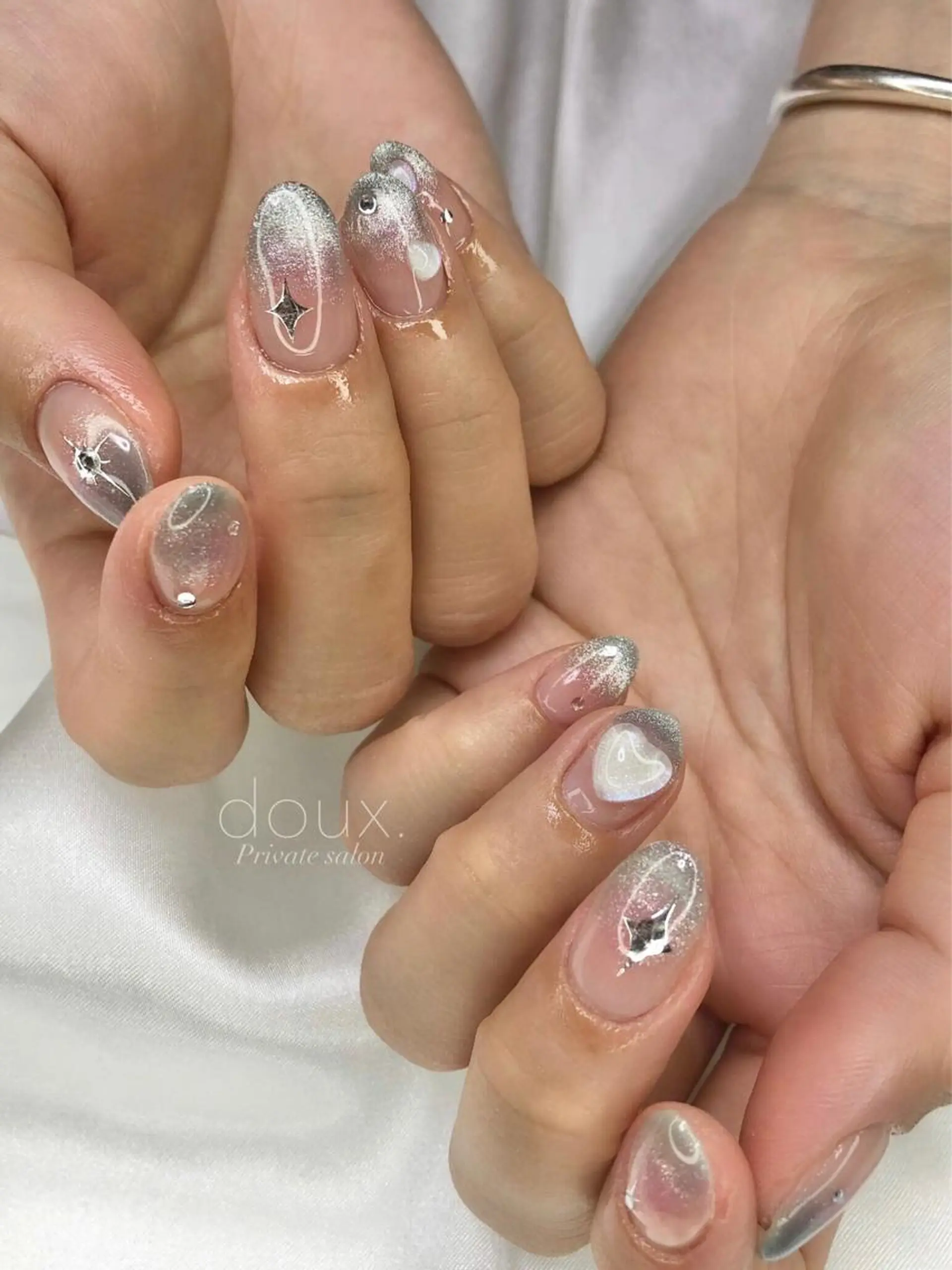 ネイル チークネイル 韓国ネイル マグネットネイル ニュアンスネイル ワンホンネイル ハンドネイル doux. nailのネイルデザイン