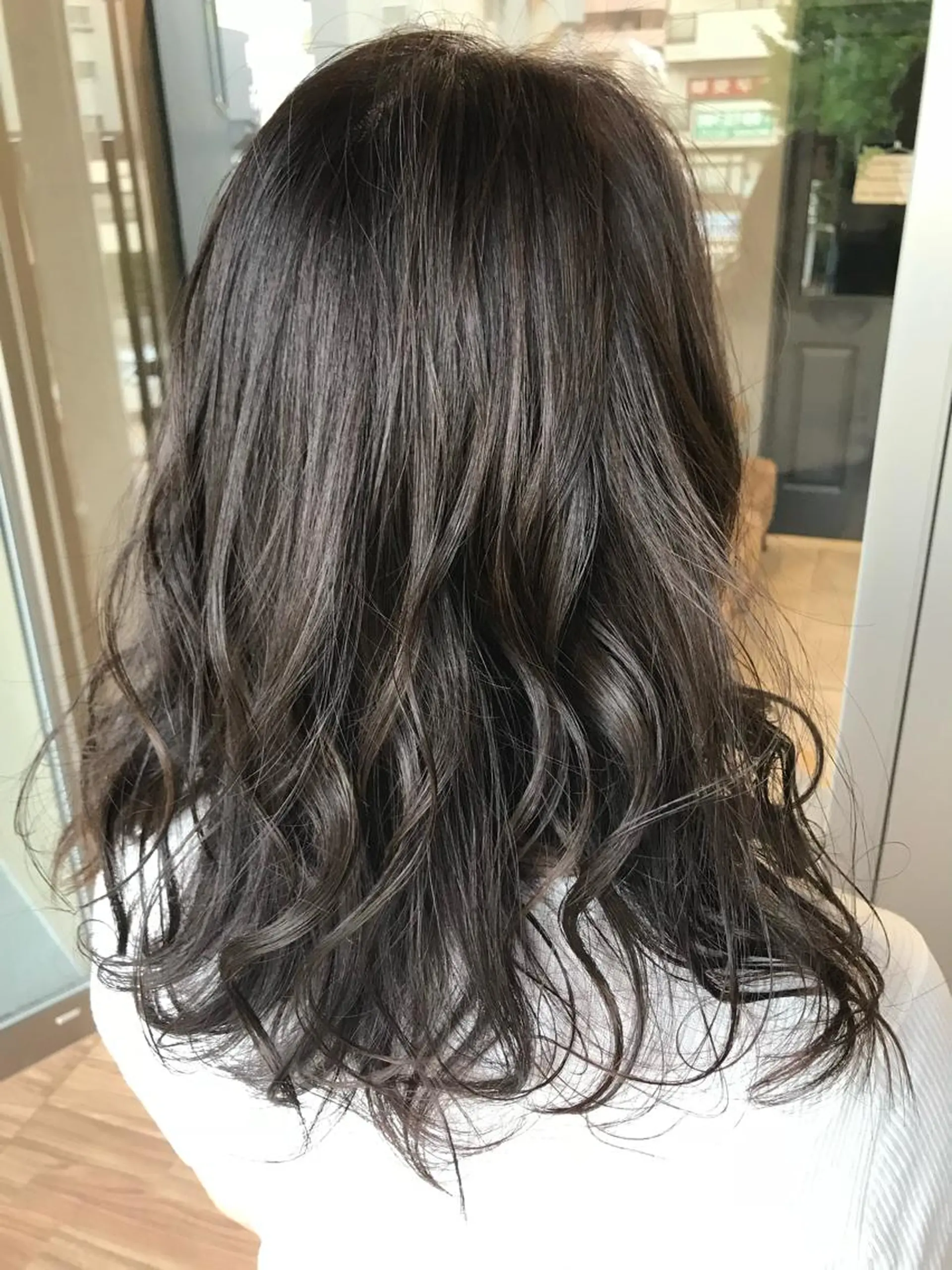 カラー グレージュ オリーブグレージュ オリーブグレー ヘアカラー トリートメント 梅田 翔一朗のヘアスタイル