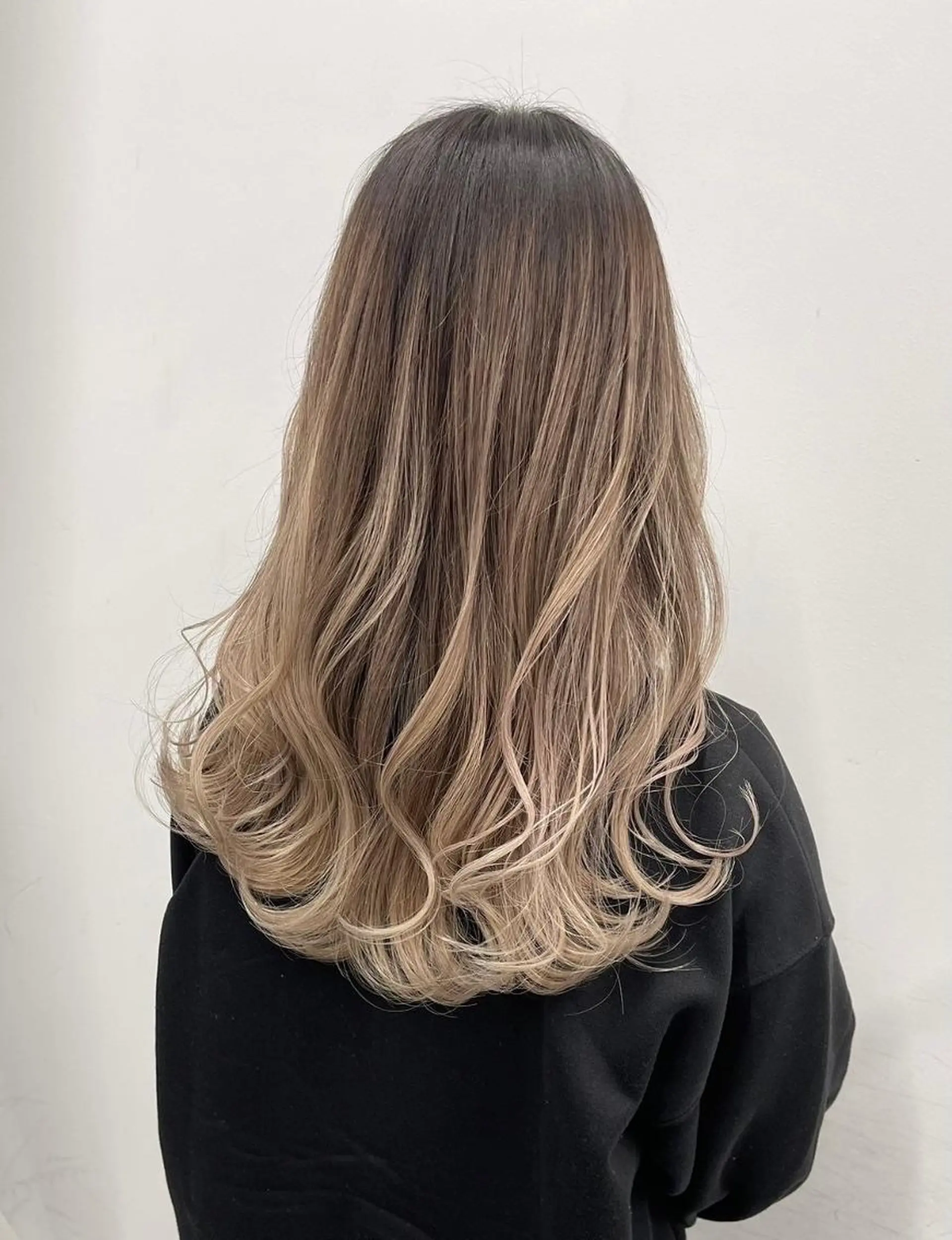 ロング カラー バレイヤージュ レイヤーカット 【公式】amble luxe 中野のヘアスタイル