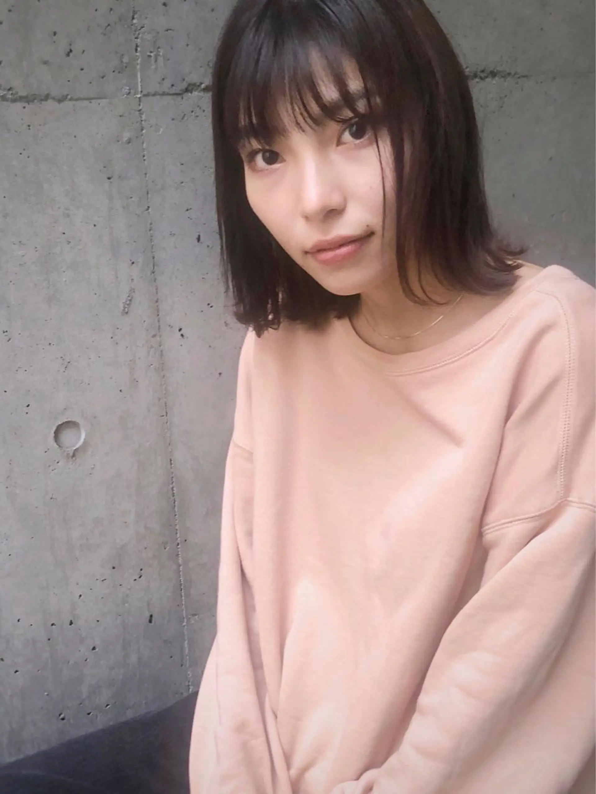 ミディアム カラー グレージュ ピンクカラー ボブ 山本 芳喜のヘアスタイル