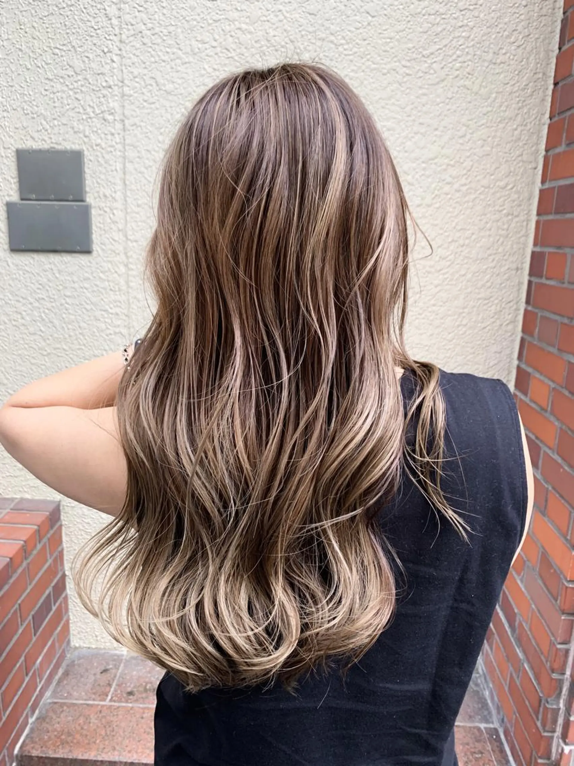 セミロング ハイライト レイヤー×縮毛矯正 深見 拓のヘアスタイル