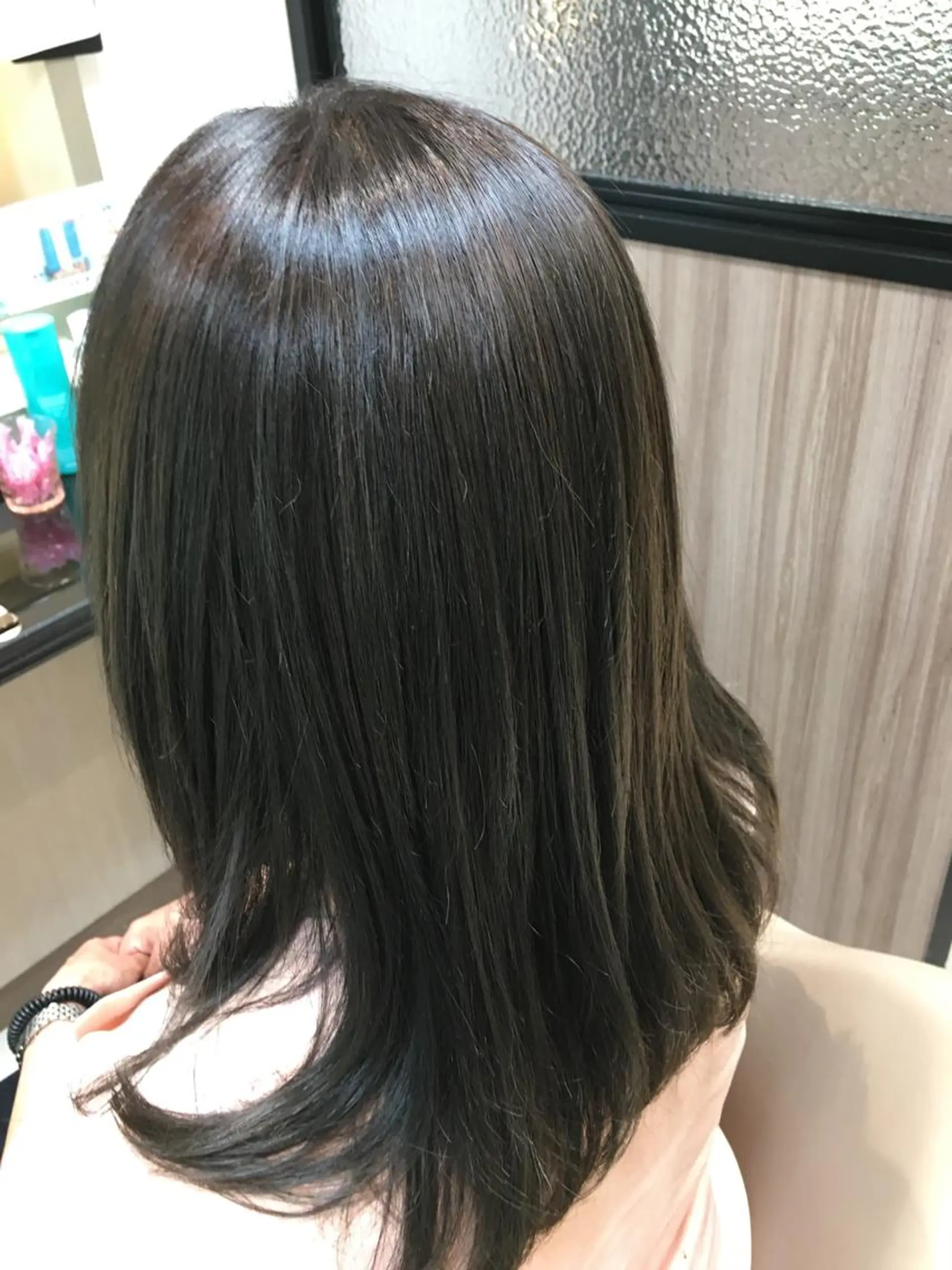 セミロング カラー カット ヘアカラー 日野 祥のヘアスタイル
