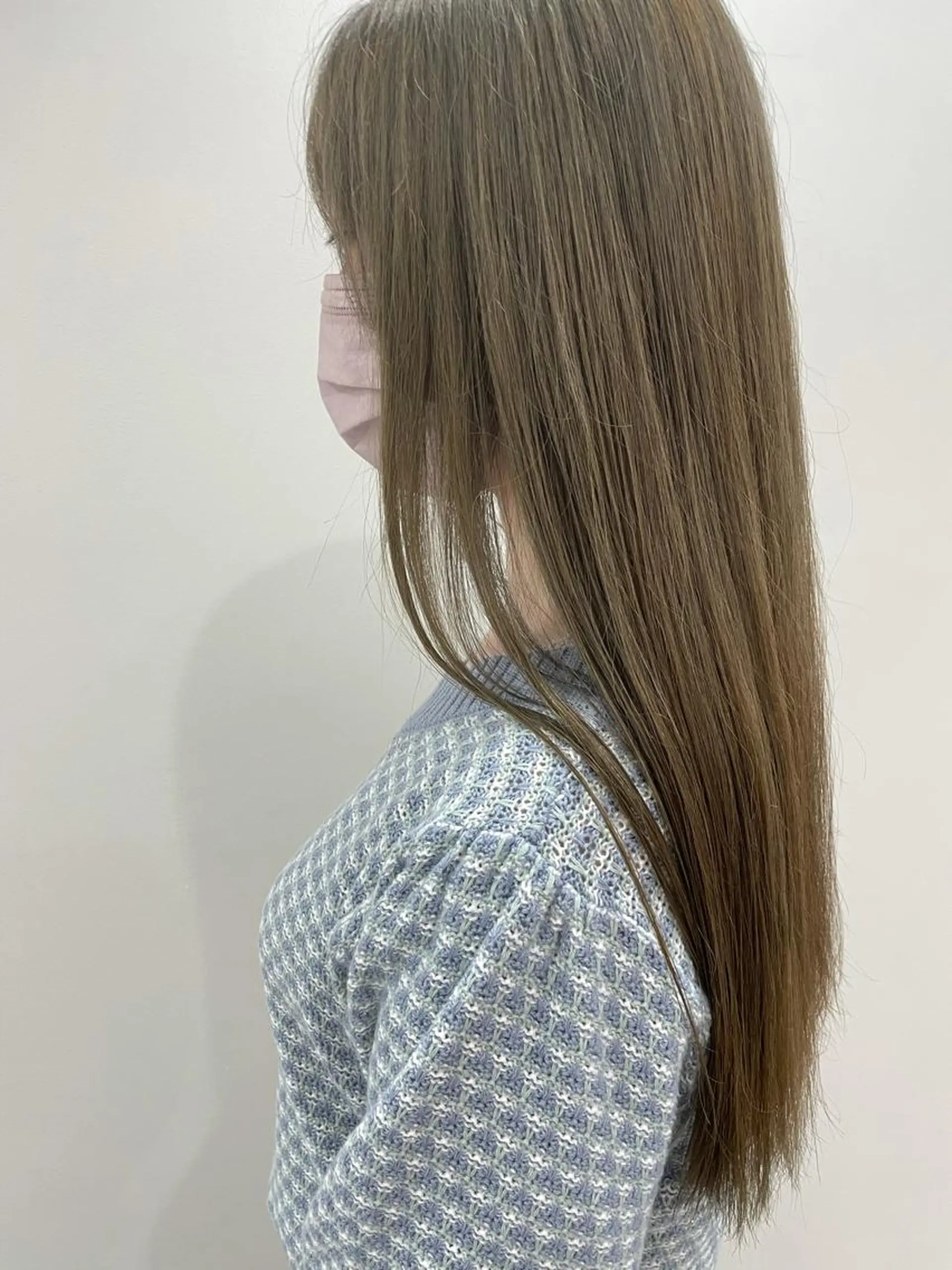 ロング カラー akane .のヘアスタイル