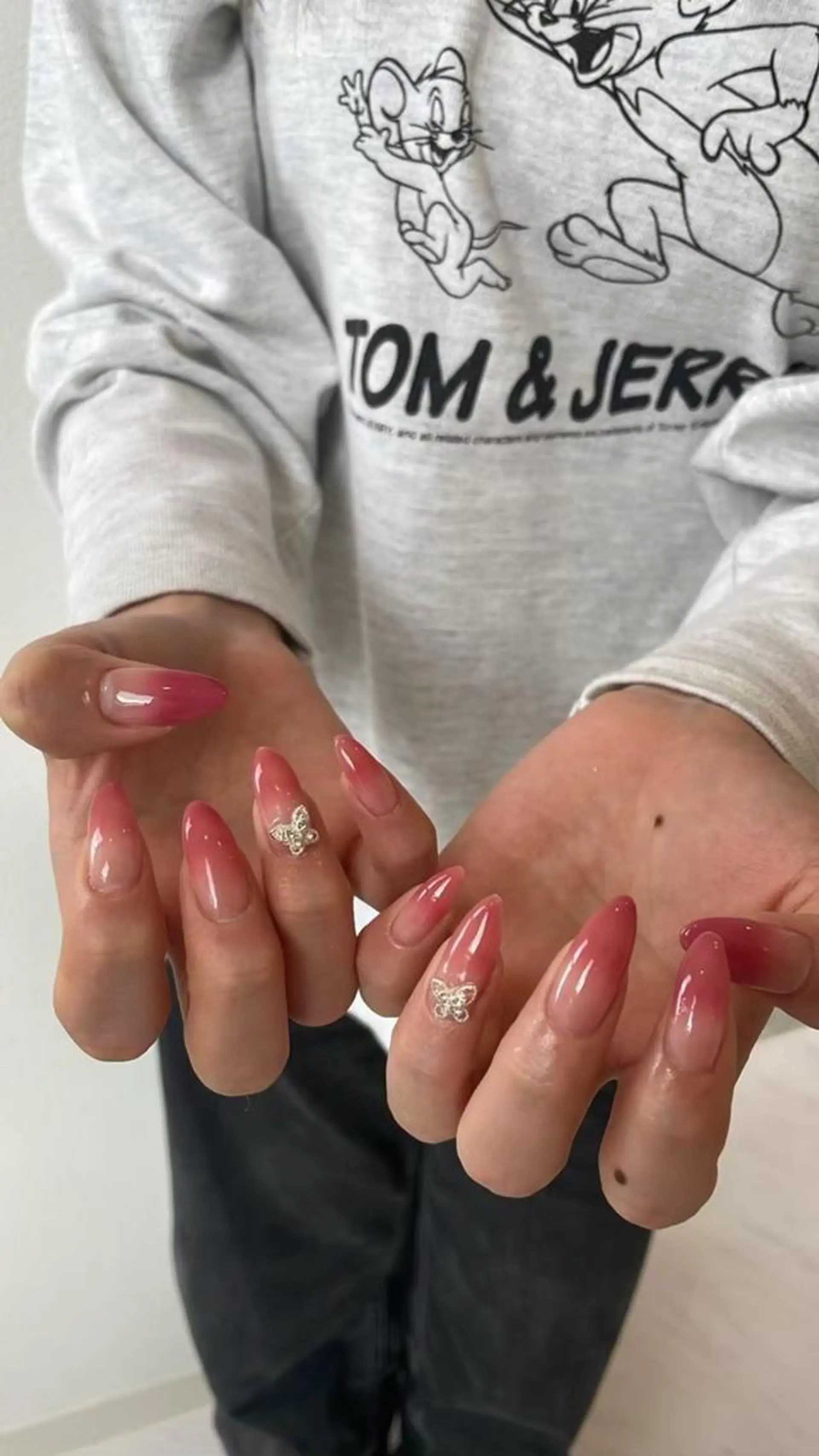 ネイル アートネイル カジュアル ジェルネイル ニュアンスネイル 赤色 ハンドネイル 💎platinum dollまりん💎のマツエク・マツパデザイン