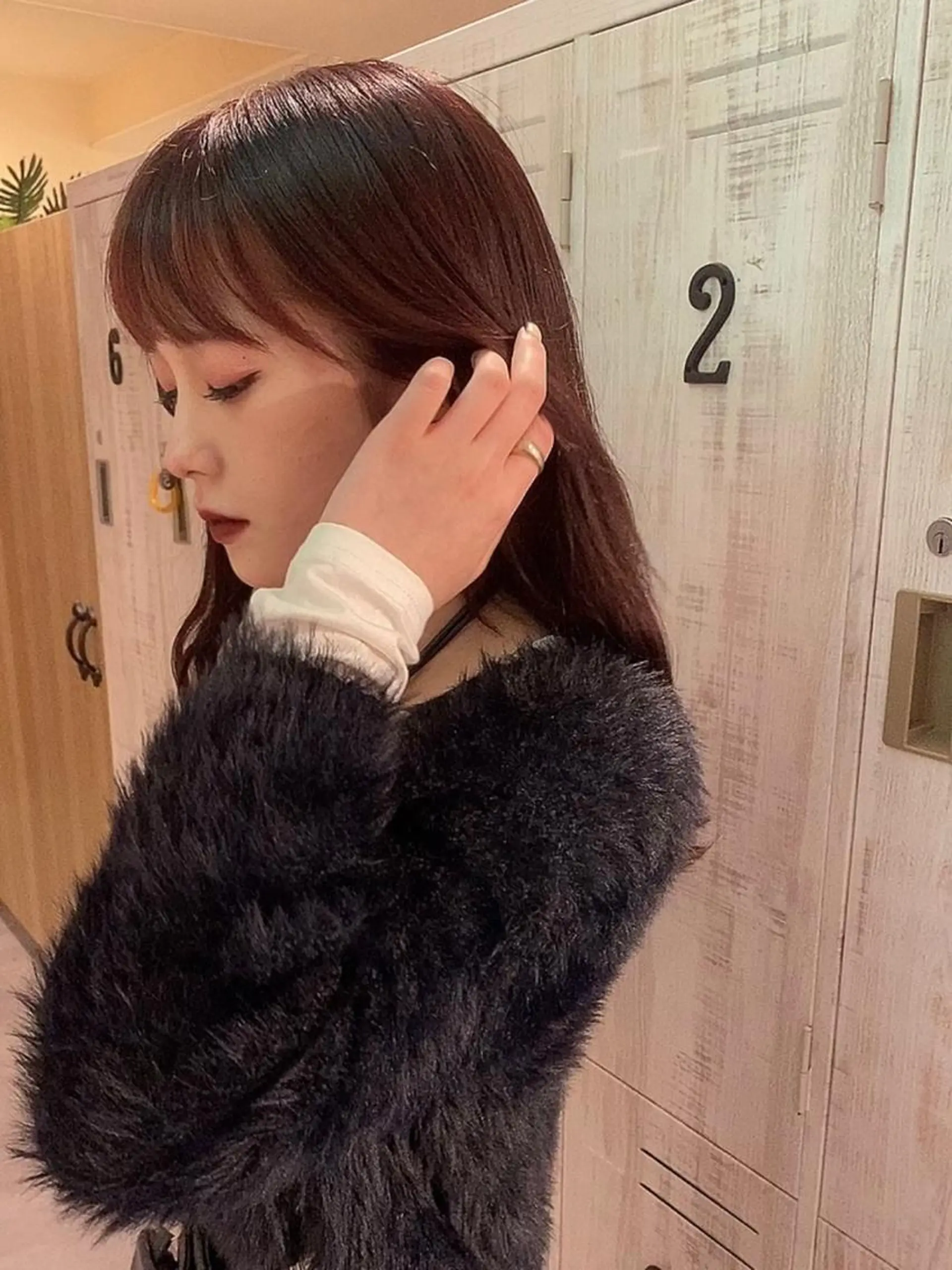 セミロング アールバイニーナ所属・R by NINA アールバイニーナのヘアスタイル