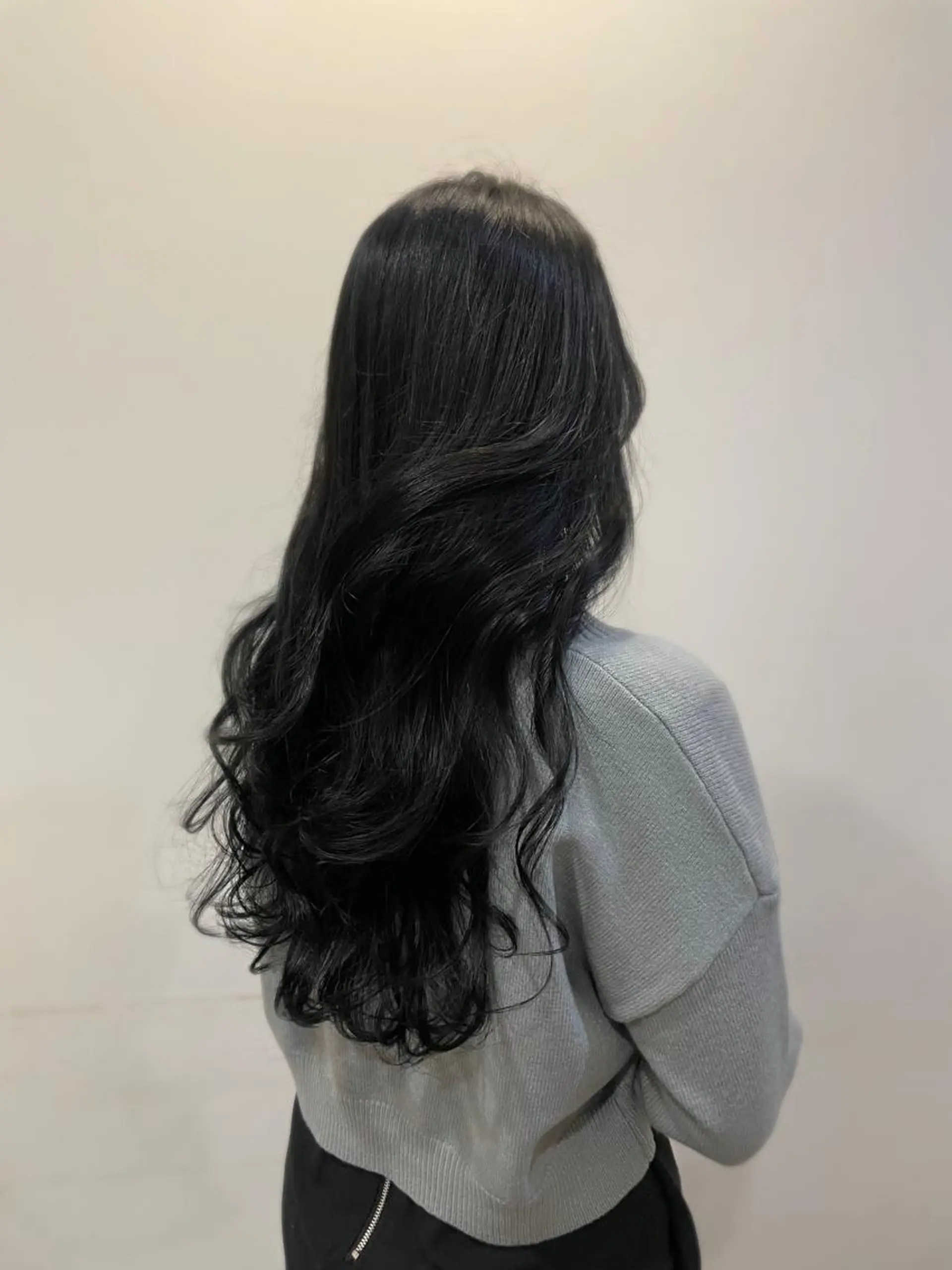 ロング カラー ヘアアレンジ 黒髪 ブルーカラー ブルーブラック カット ヘアカラー トリートメント 髪質改善特化 🫧松野力也のヘアスタイル