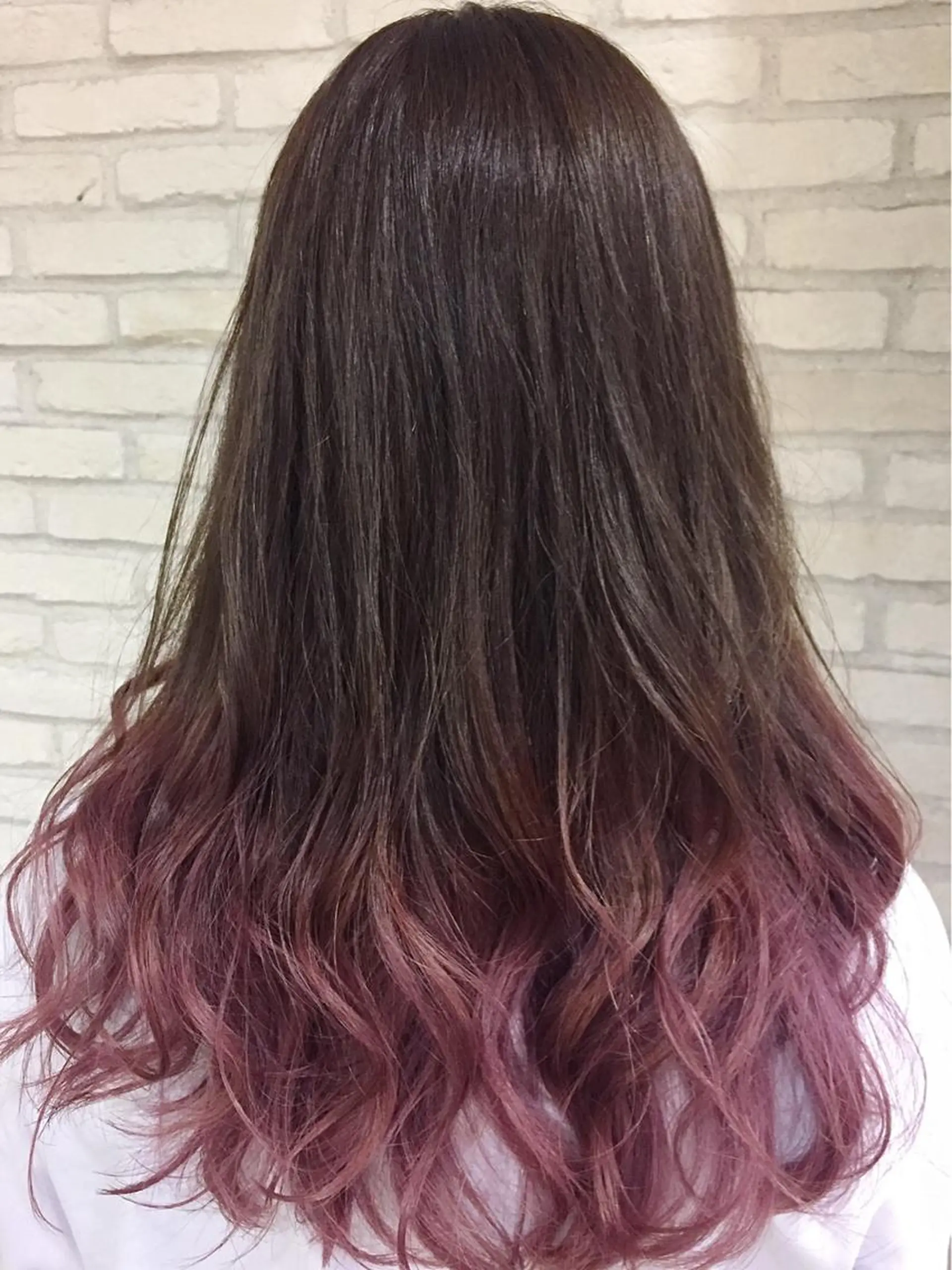 ロング カラー ベージュカラー ブリーチ グラデーションカラー ミルクティーベージュ ピンクカラー HAUS 片山みほのヘアスタイル