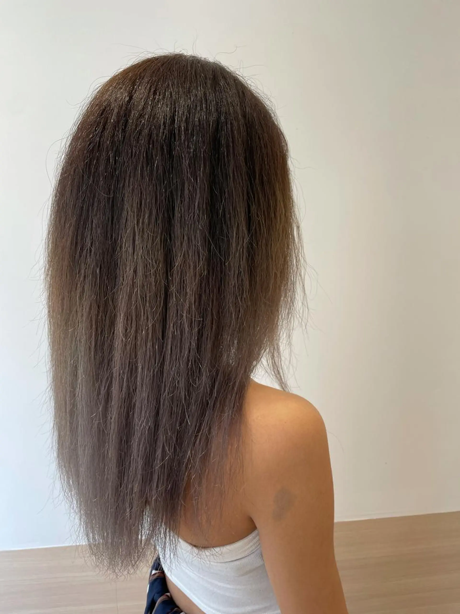 ロング カラー ベージュカラー ブリーチ ブラウンカラー グラデーションカラー ハイトーンカラー ヘアカラー GO TODAY SHAiRE SALON所属・天野 瑠真のヘアスタイル