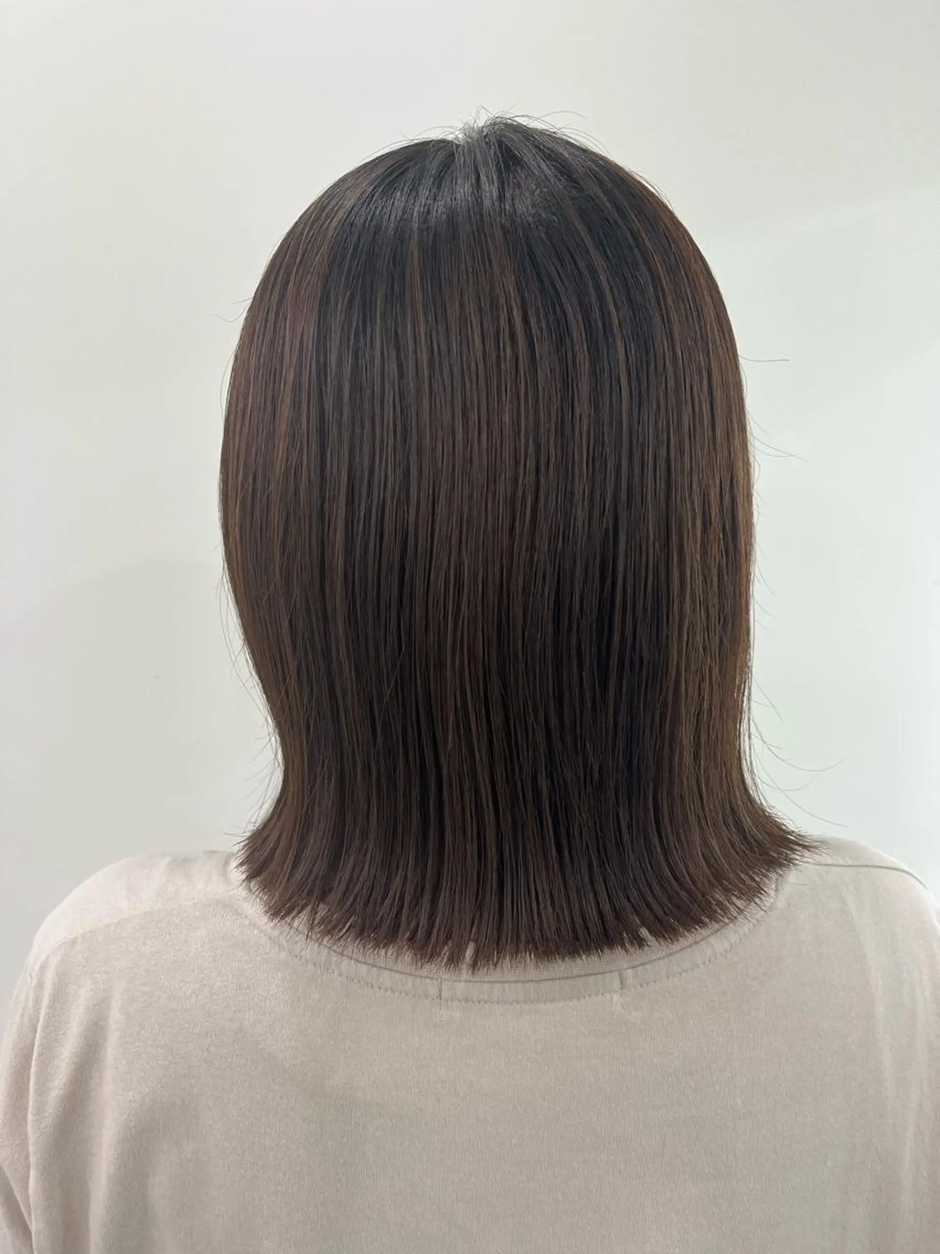 ミディアム カット 縮毛矯正 【北千住】🌈韓国風 レイヤー✨小顔カットのヘアスタイル