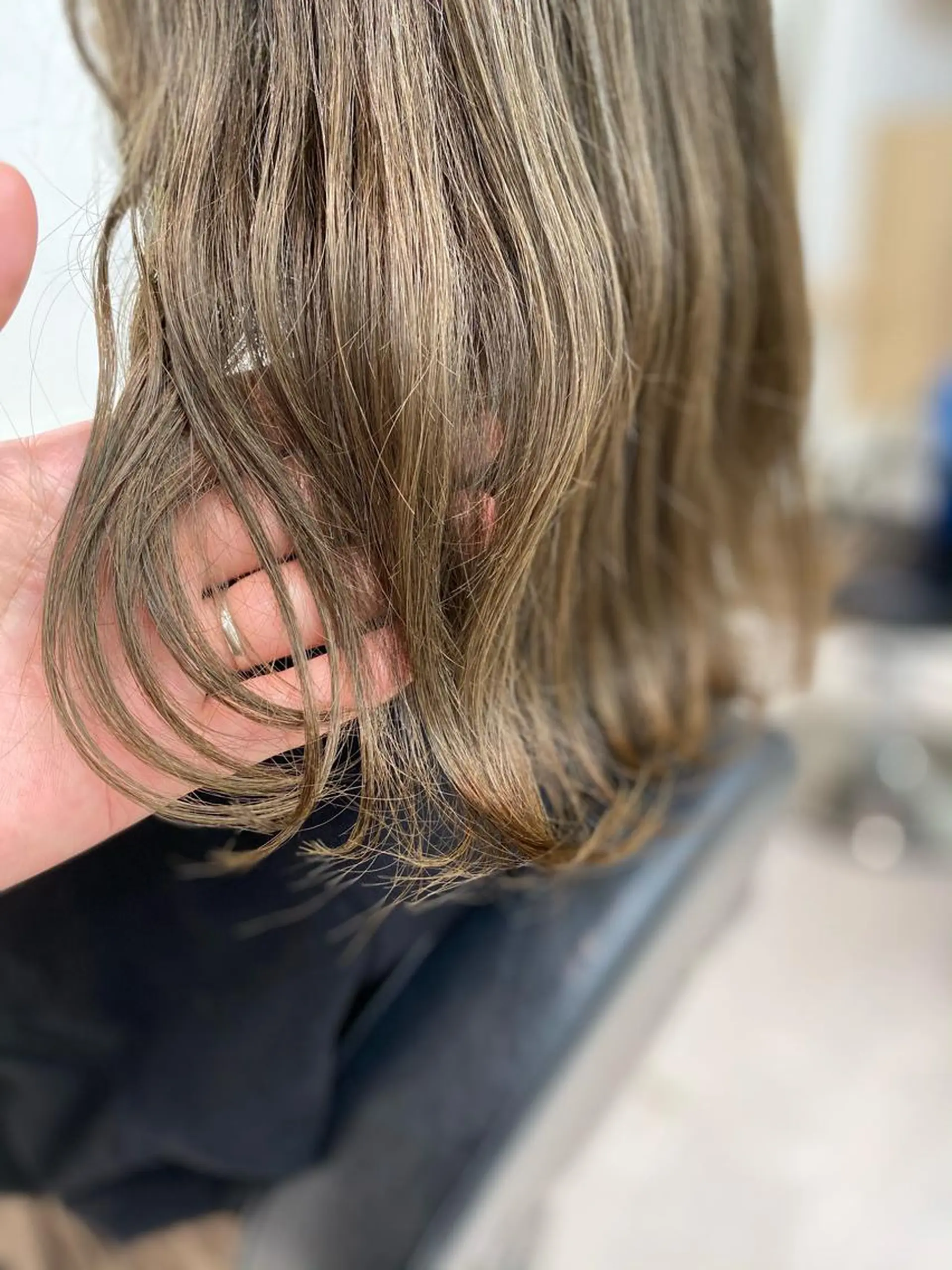 ミディアム カラー グレージュ オリーブグレージュ オリーブグレー カット ヘアカラー ハイトーン特化🌟 仲川和人のヘアスタイル