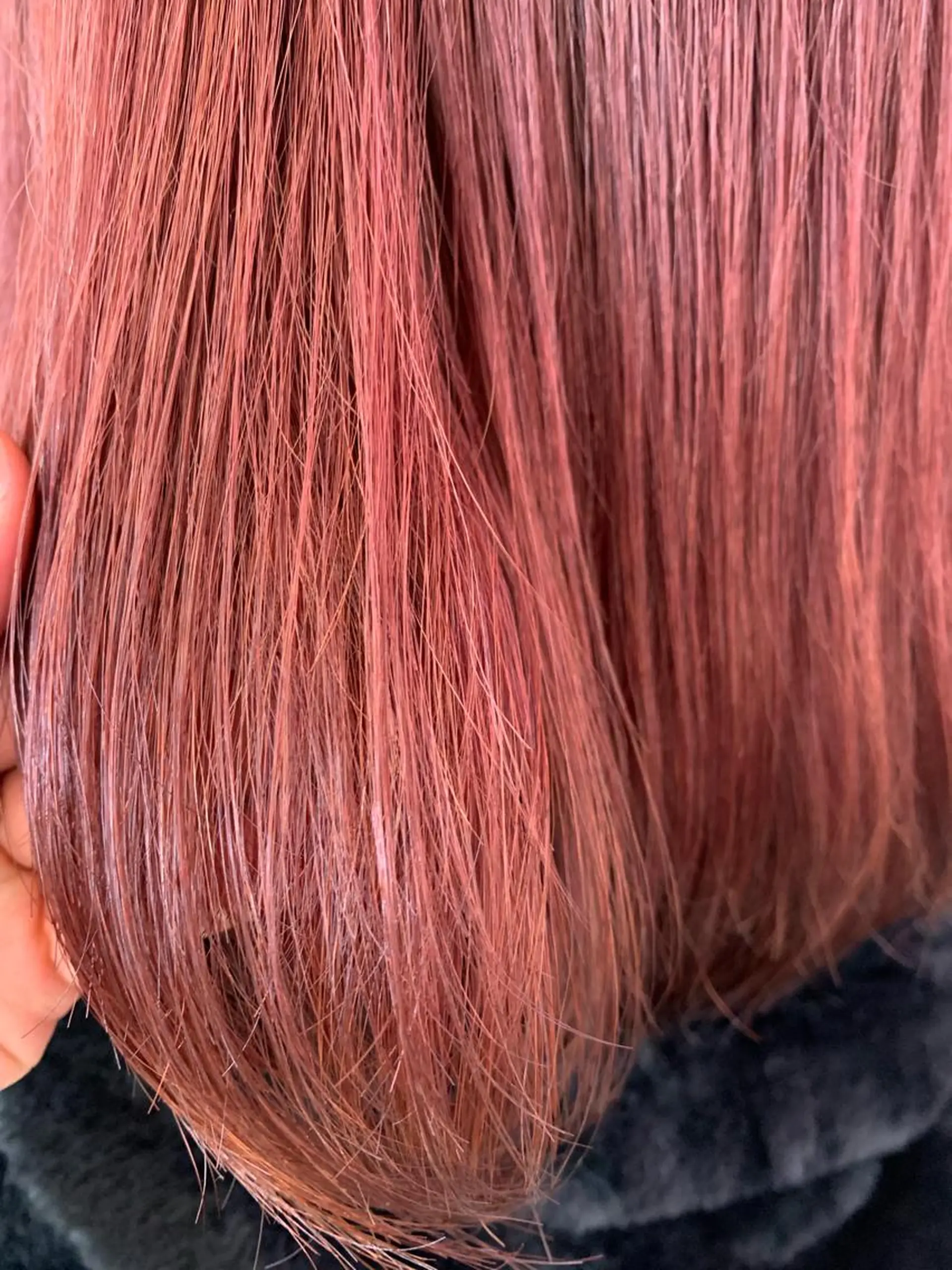 ミディアム カラー ブリーチ ボルドーカラー ﾚｲﾔｰ🩵透明感 ೀユイ🌙のヘアスタイル