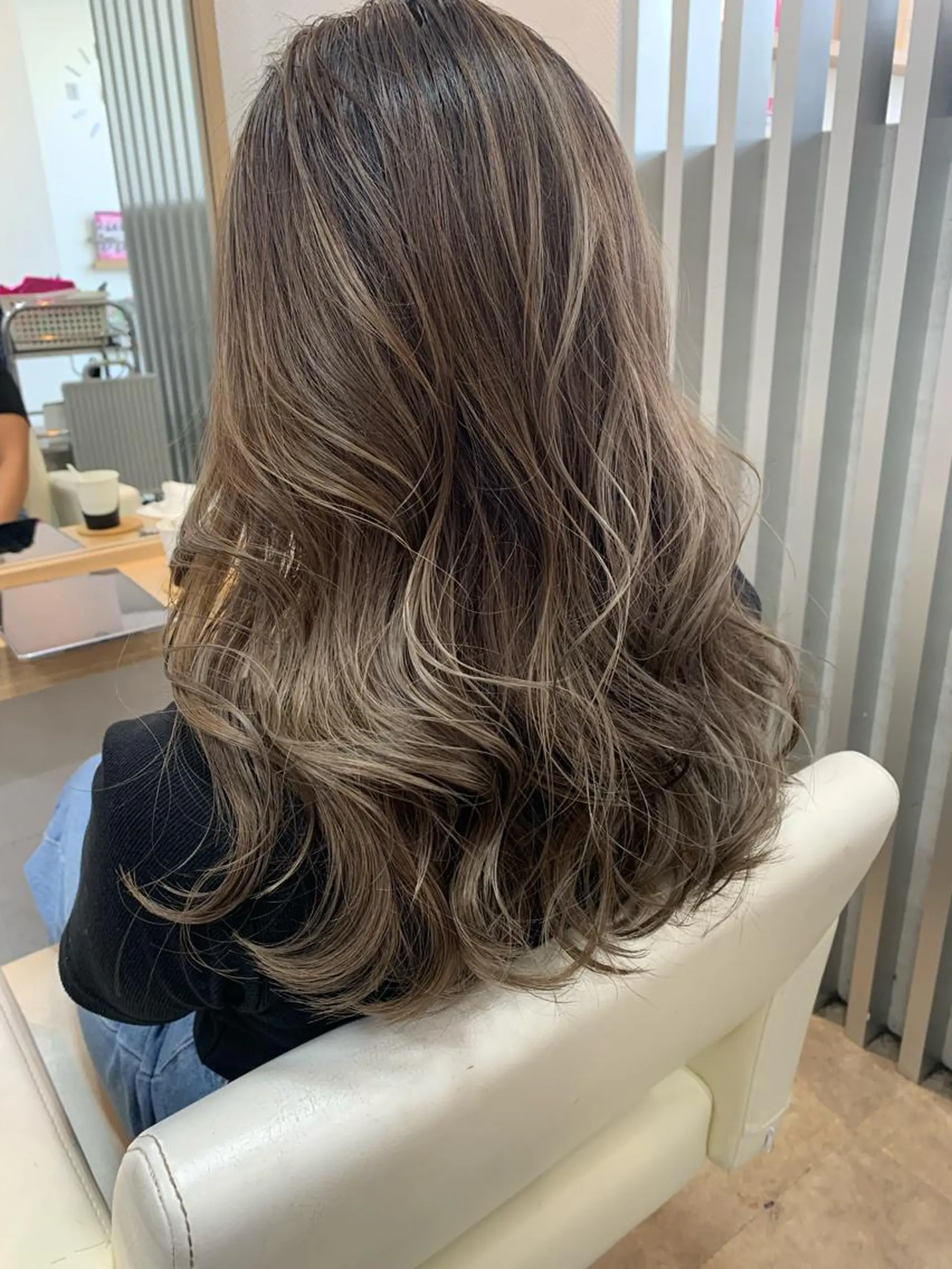 ロング カラー 透け感✨ダメージレス カラーHana🤍のヘアスタイル