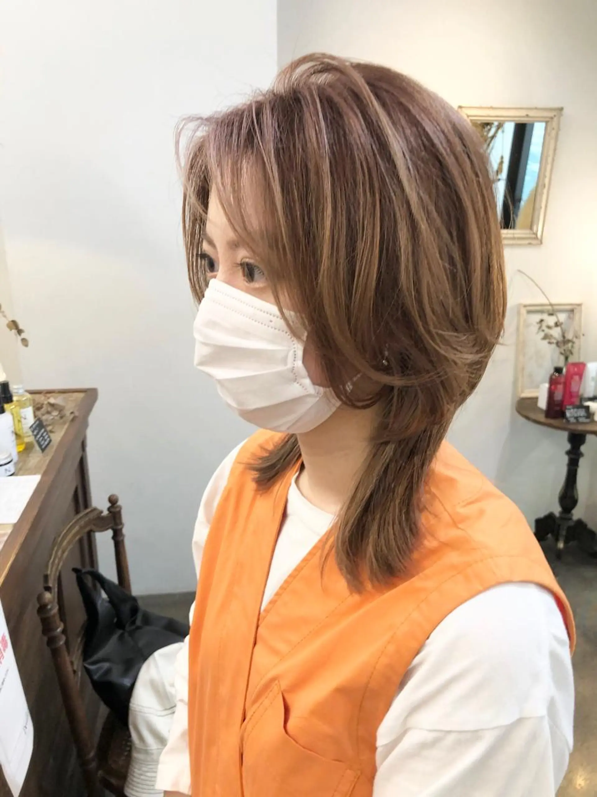 ミディアム カラー ベージュカラー ブリーチ ウルフカット カット ヘアカラー 千葉 郁也のヘアスタイル