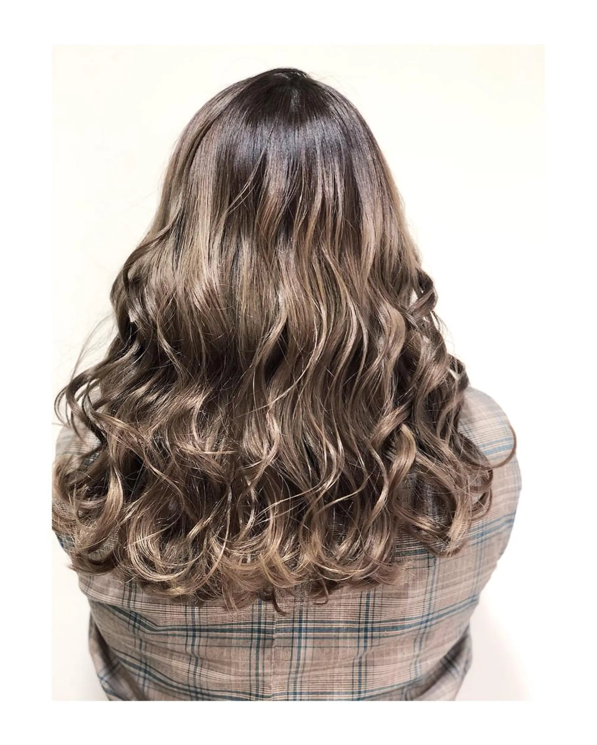 ロング ハイライト 門田 恭弥のヘアスタイル