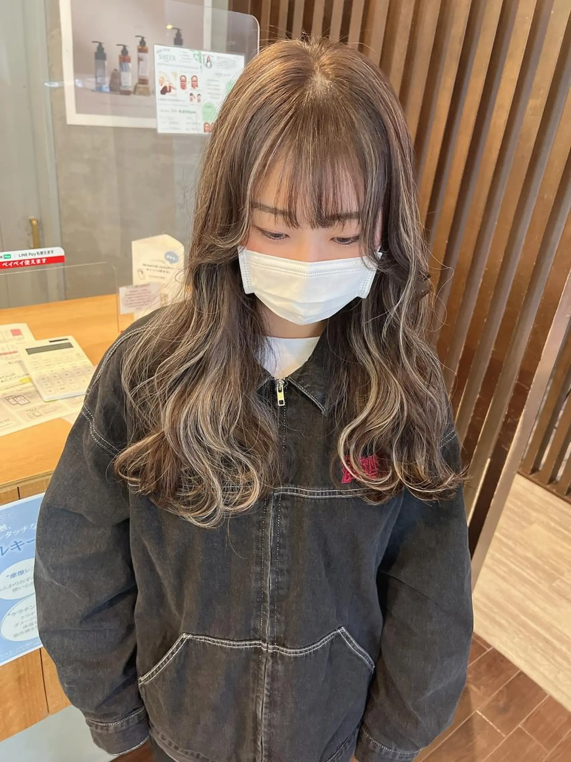 セミロング ハイライト ヘアカラー トリートメント 具志 正太のヘアスタイル