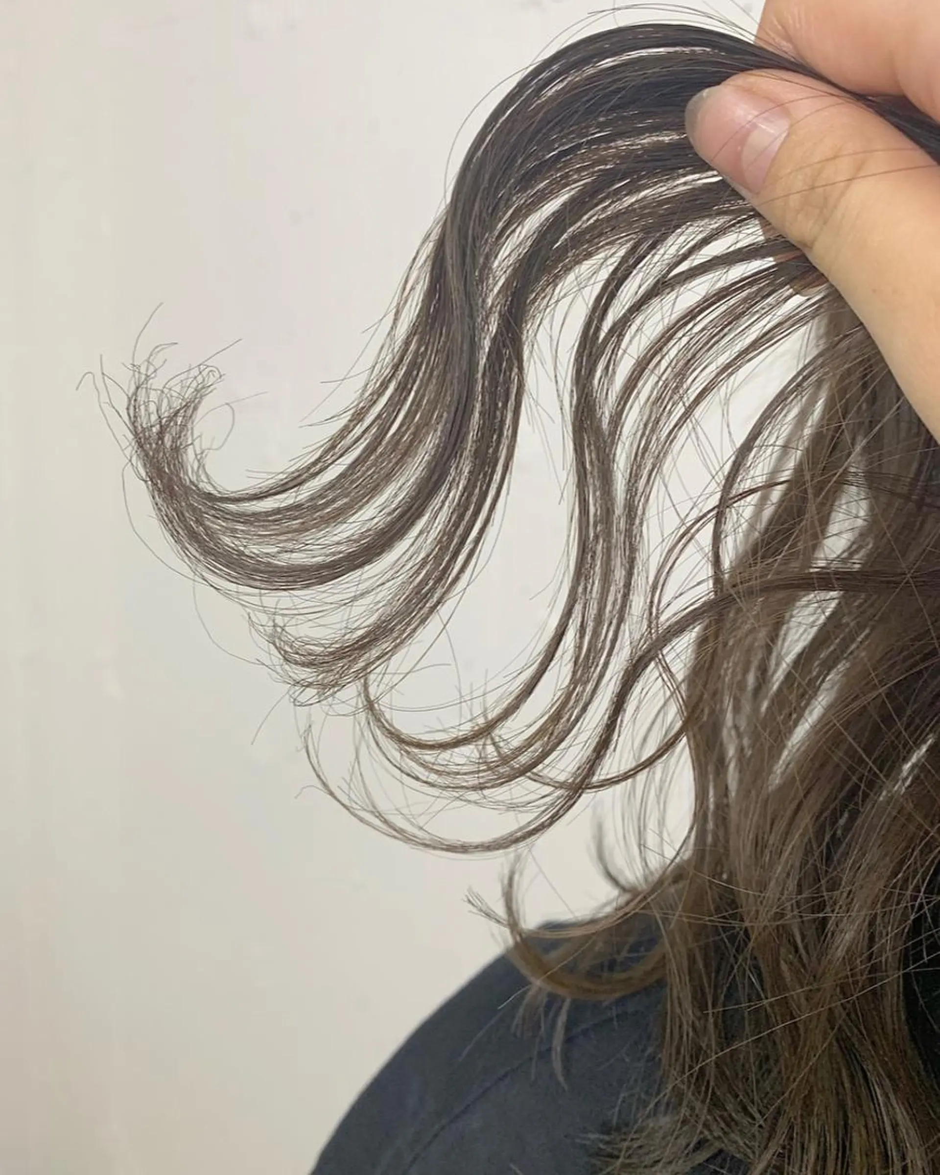 ミディアム カラー 透明感カラー raika .のヘアスタイル