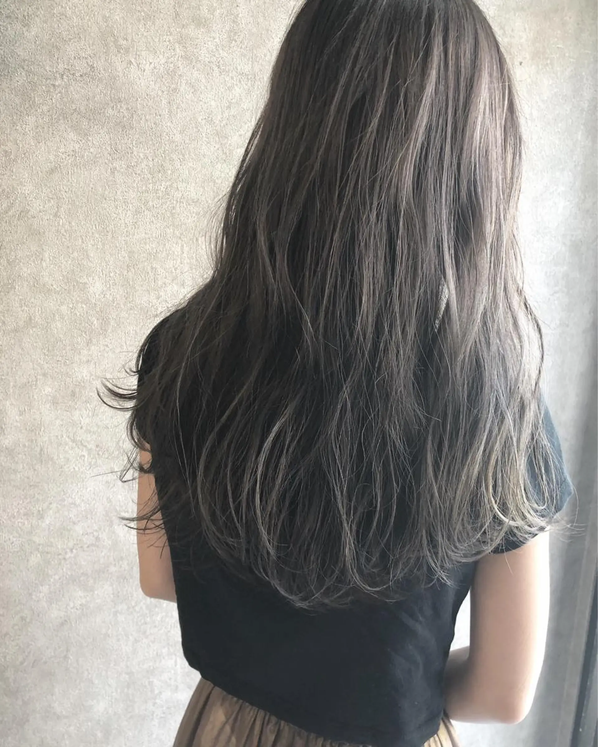 ロング カラー 顔周りレイヤー/韓国 ブリーチminamiのヘアスタイル