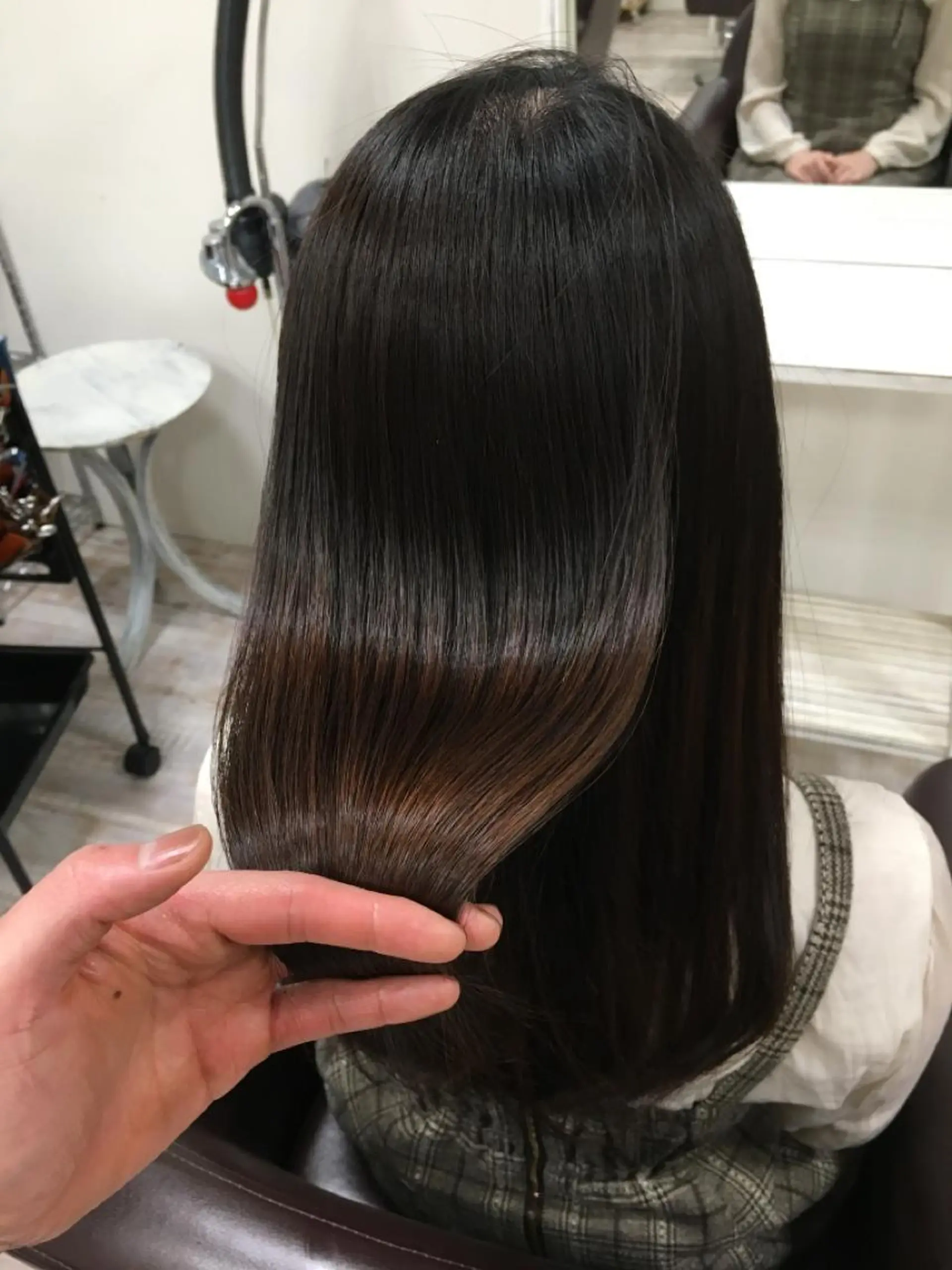 ロング 縮毛矯正 Aile所属・酸性ストレート／カラ ー/山下高明のヘアスタイル