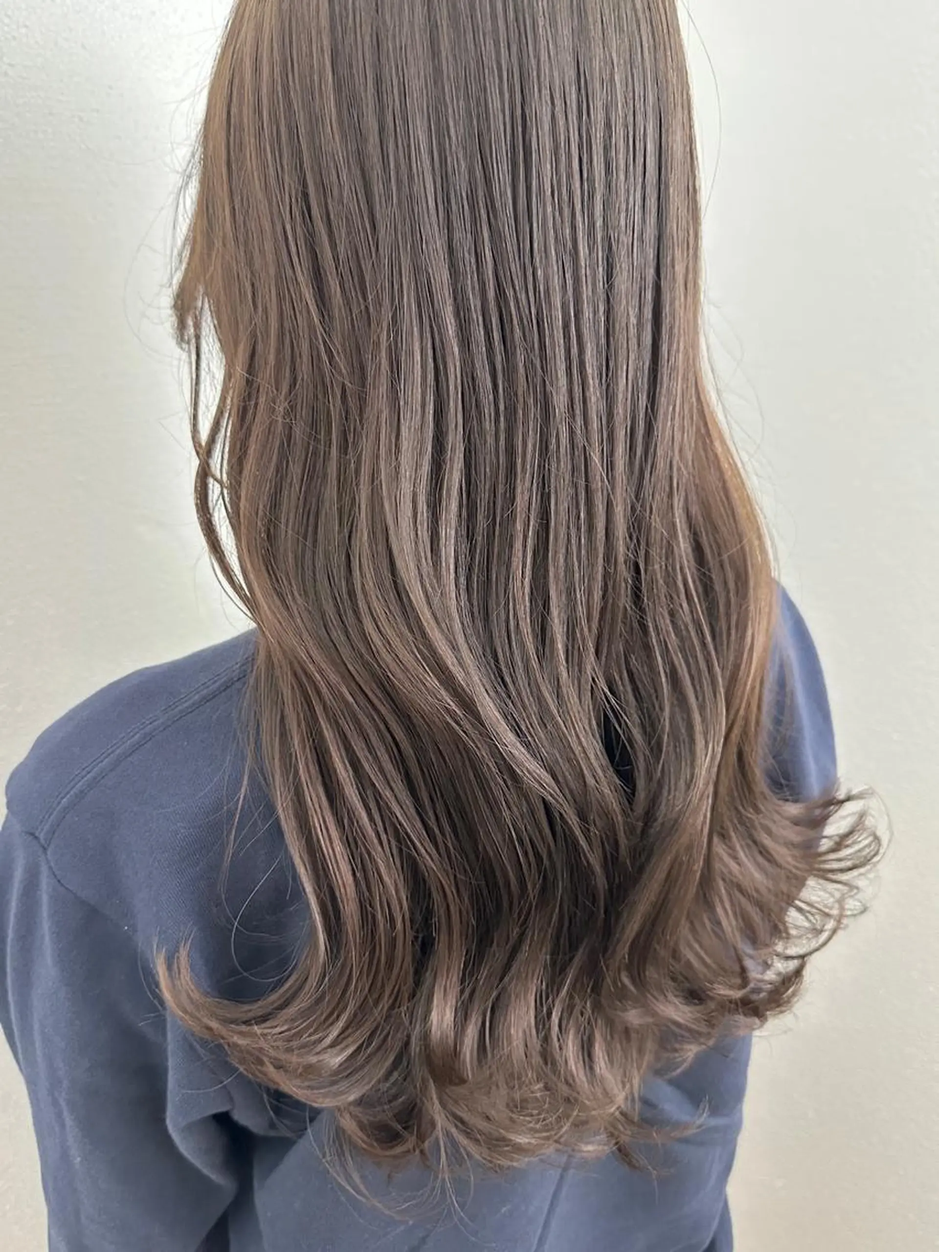 ロング カラー カット ヘアカラー KNOWHOW京都所属・トレンド/顔まわり/ レイヤー/グレージュのヘアスタイル