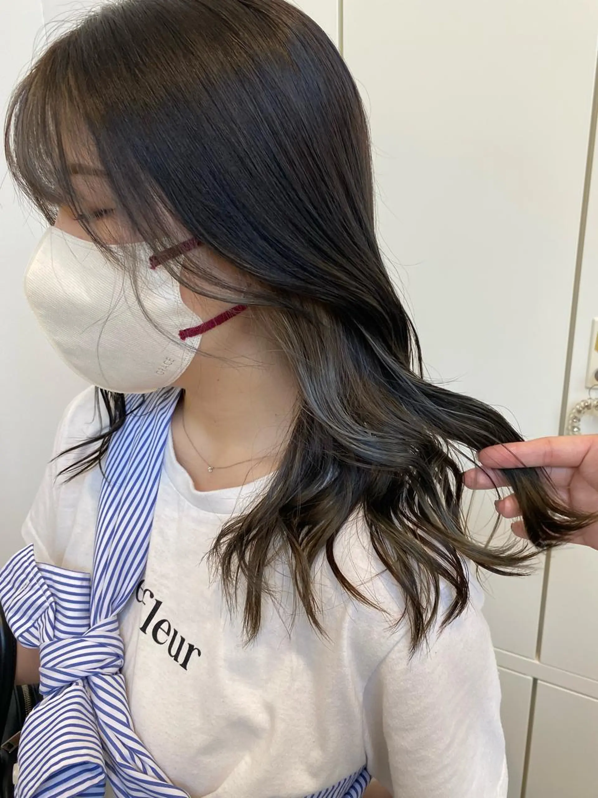 セミロング カラー 藤野 凪沙のヘアスタイル