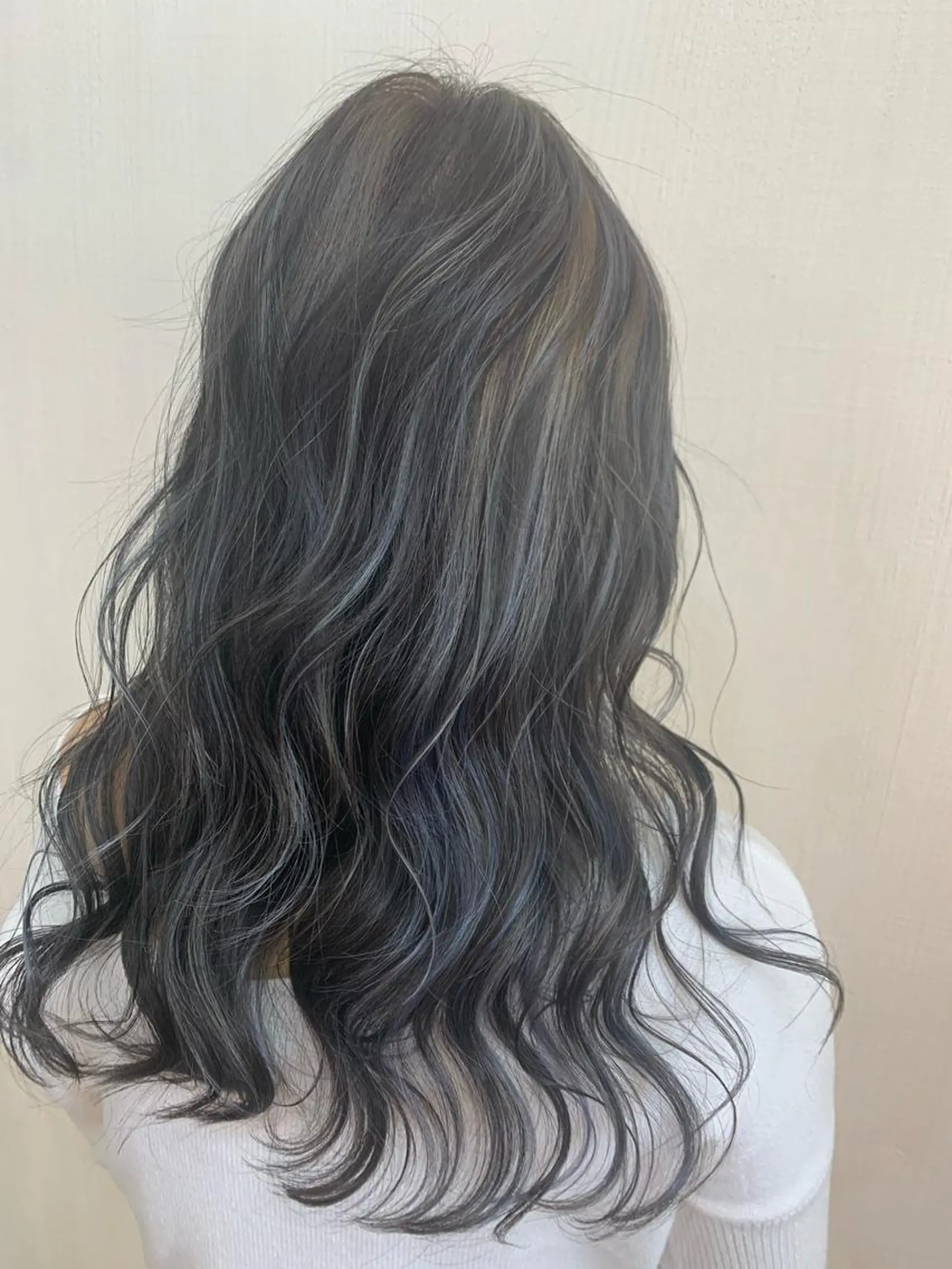 セミロング カラー ヘアアレンジ ダークグレー ダークグレージュ グレージュ ハイライトカラー ハイライト ヘアカラー きむえり/髪質改善 /セット/カラーのヘアスタイル