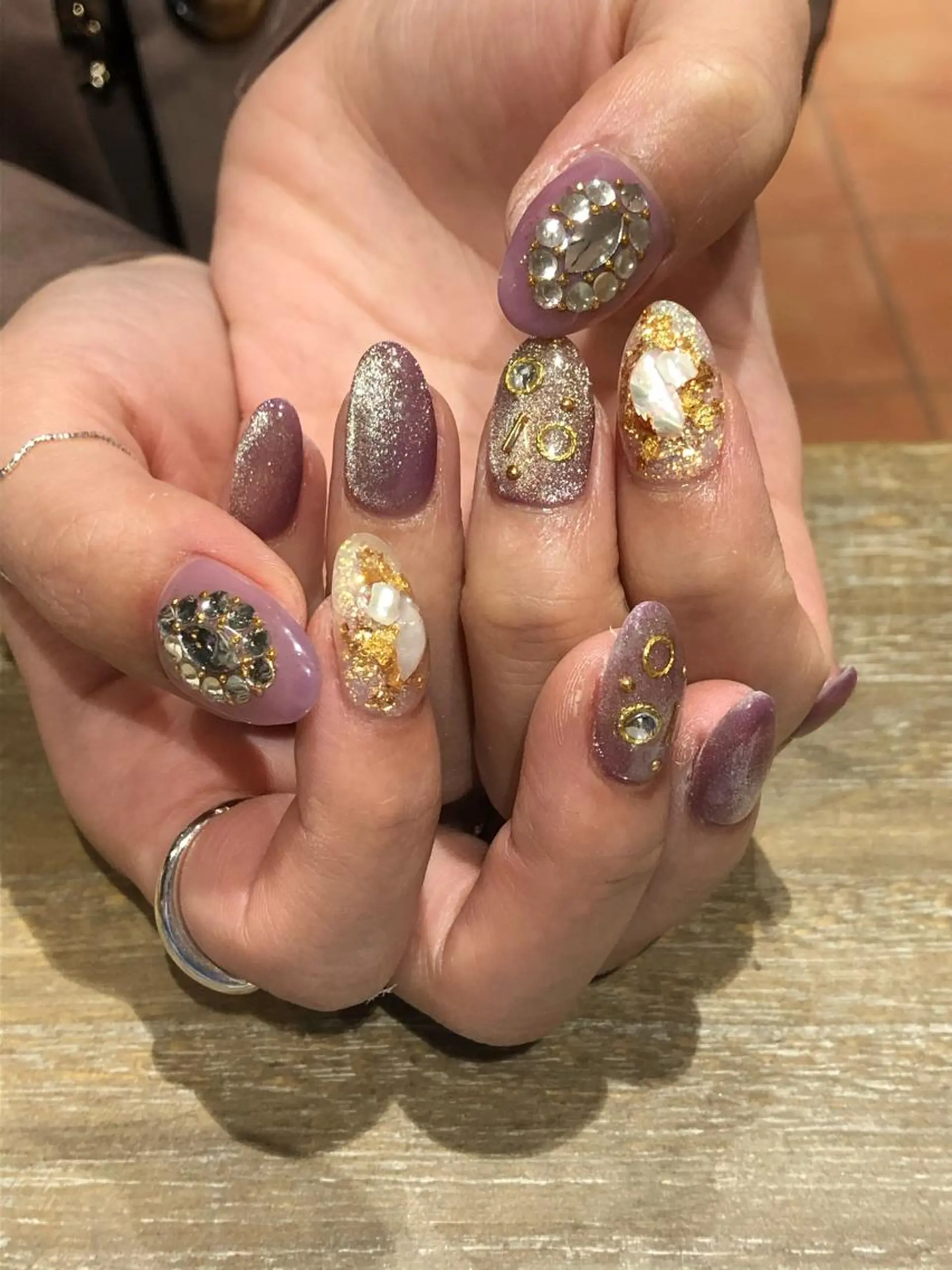 ネイル ハンドネイル Nest 三田のマツエク・マツパデザイン