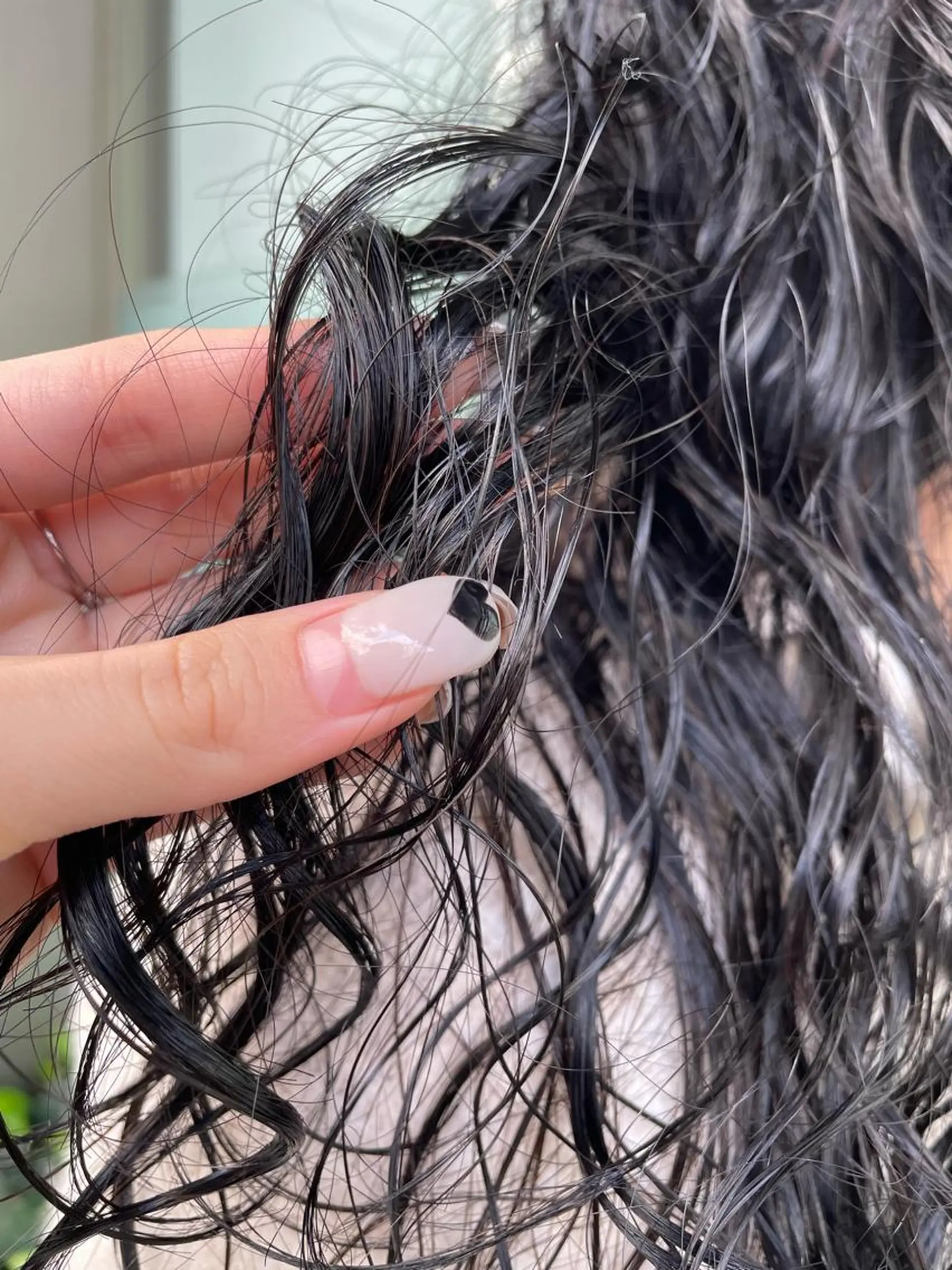 ロング カラー パーマ ブルーカラー ブリーチ・ツヤ髪特化 レイヤー🥝ルナのヘアスタイル