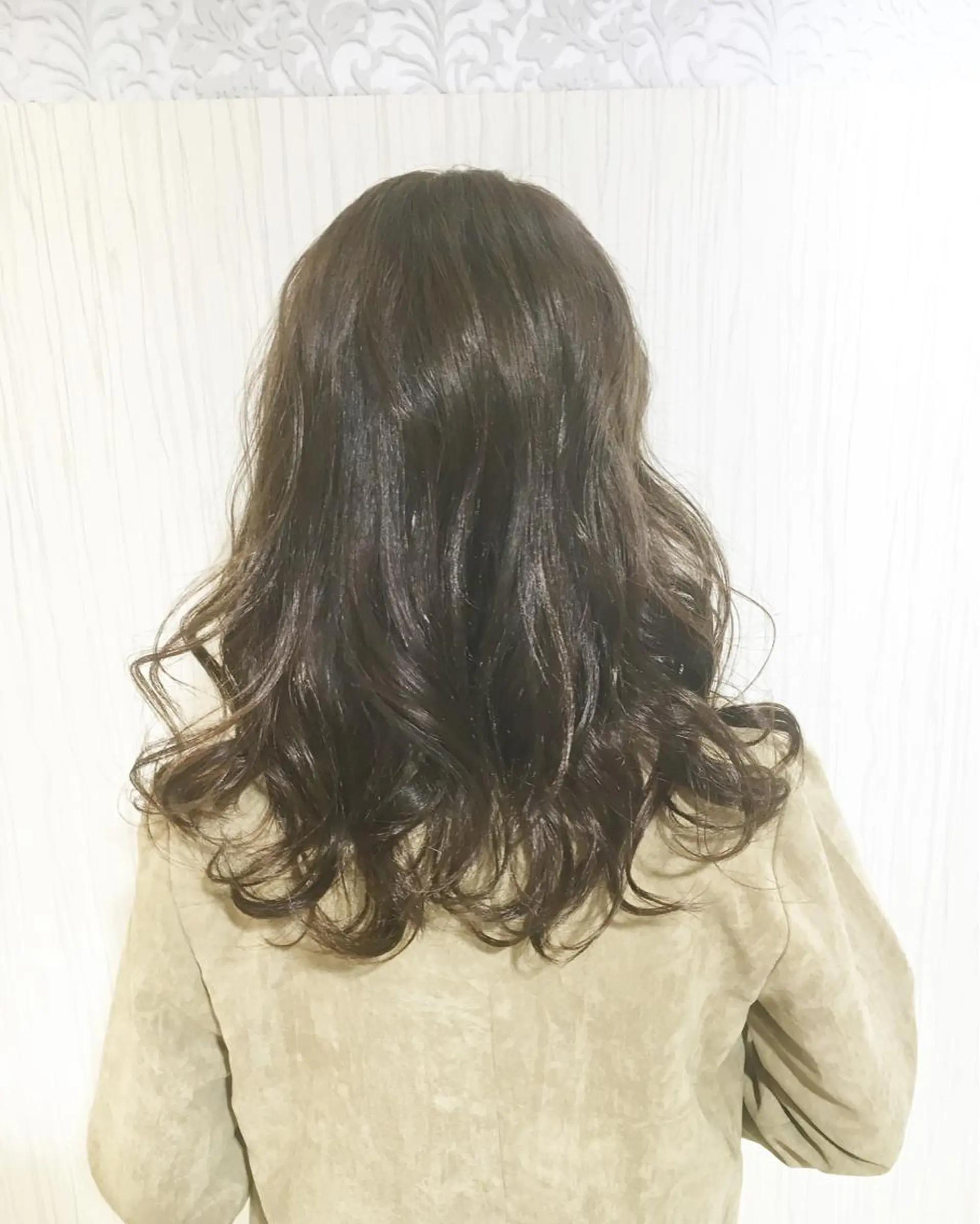 ミディアム セミロング ロング カラー パーマ ヘアアレンジ ミディアムパーマ セミロングパーマ ブルーカラー ブルージュ グラデーションカラー ✨艶髪✨透明感✨ 山内大樹のヘアスタイル