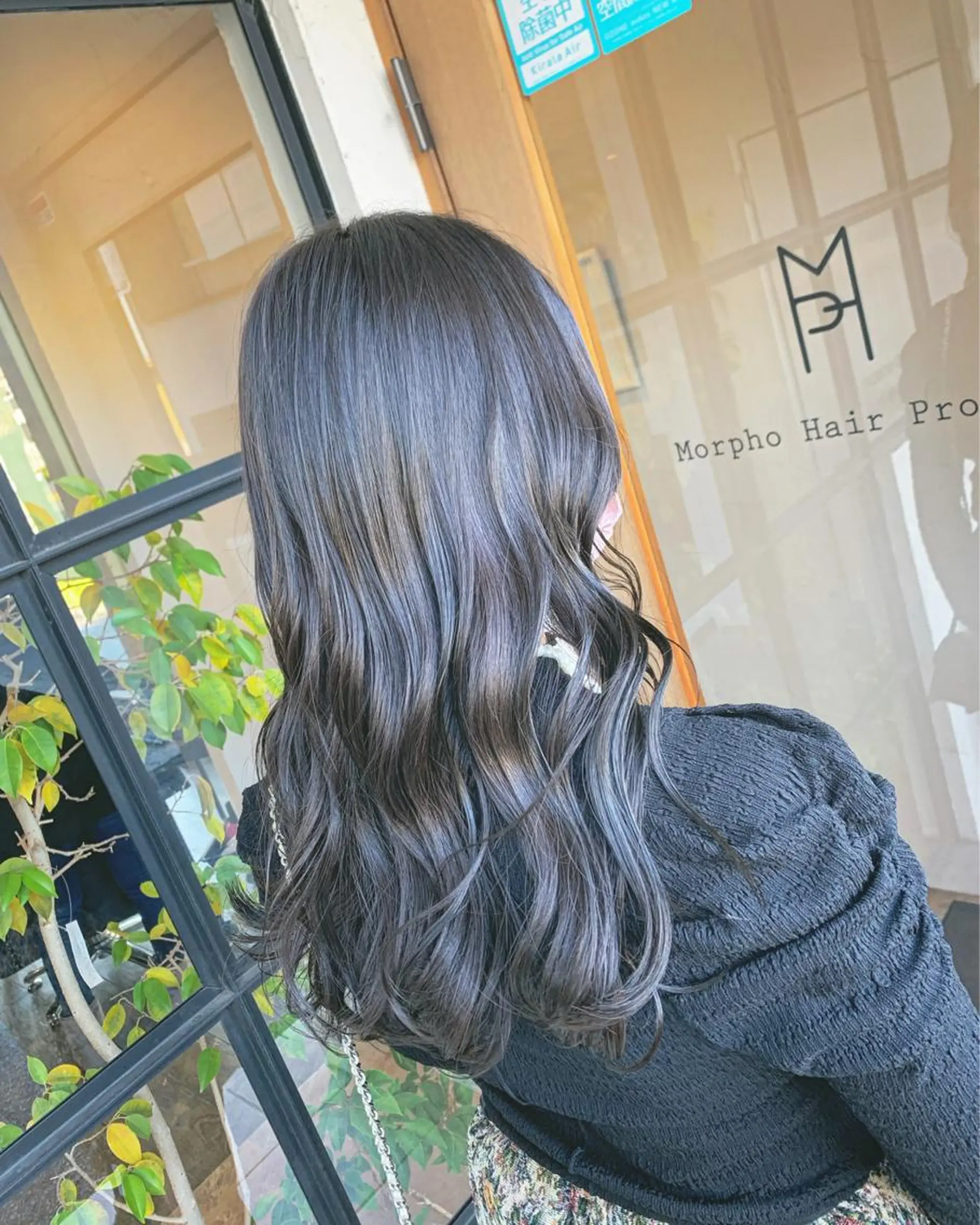 ロング カラー ブリーチ ブラウンカラー ブリーチなしカラー オリーブブラウン ヘアカラー Morpho Hair Product所属・井上 花音のヘアスタイル