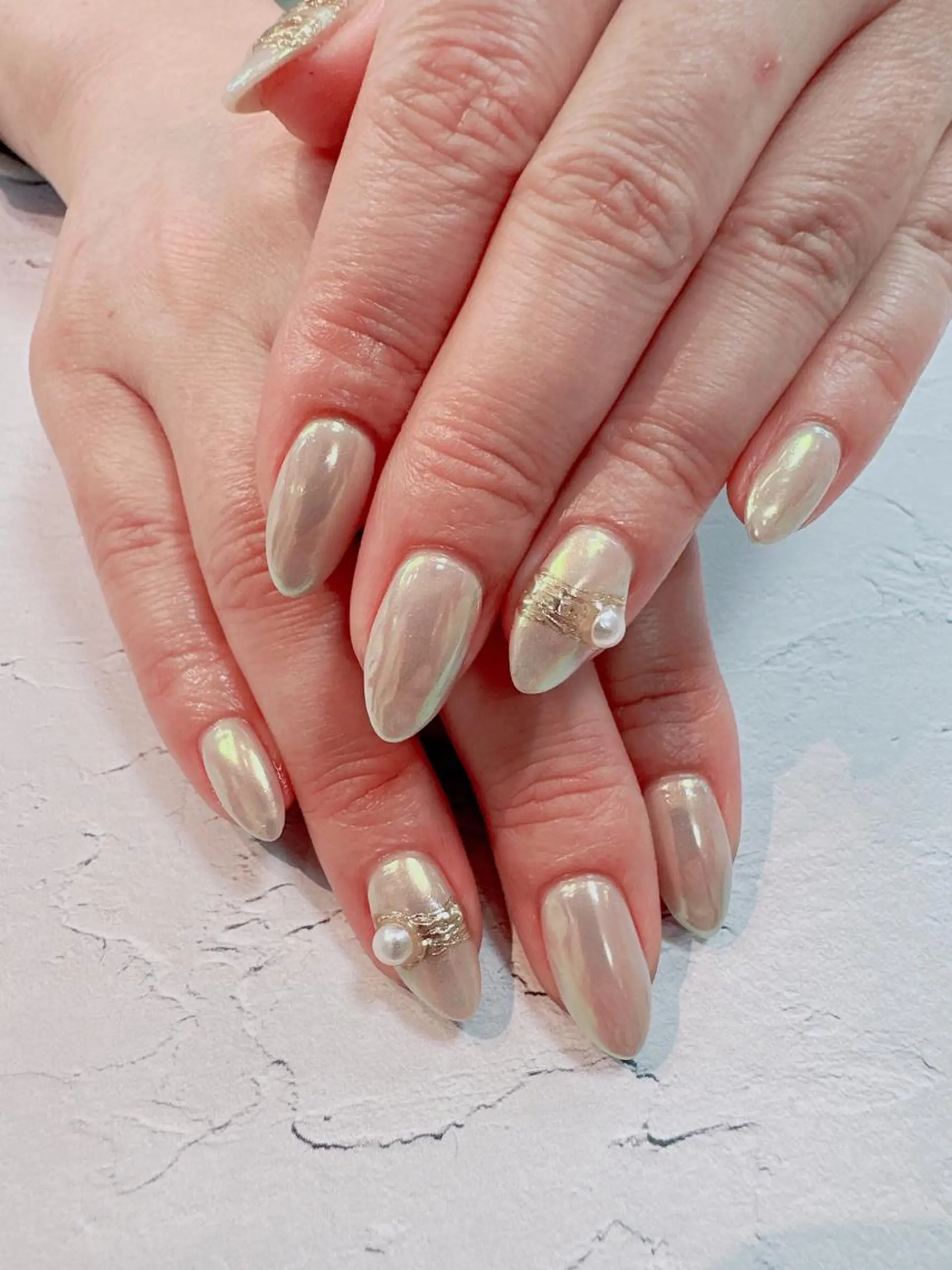 ネイル オーロラネイル ミラーネイル ハンドネイル nailist SATO【銀座】のネイルデザイン