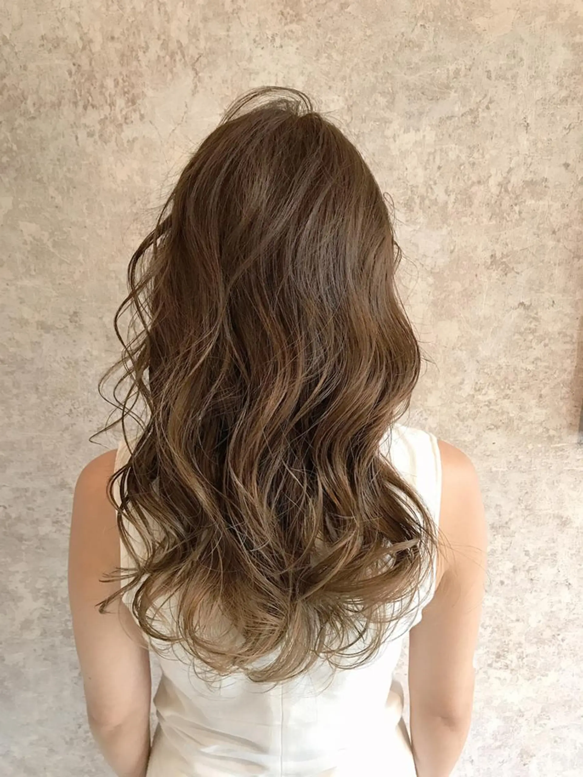 ミディアム due hair 京都駅前店 MILBON オージュア認定サロン【デューヘアー】所属・ハイトーンブリーチ 土坂　由志【京都】のヘアスタイル