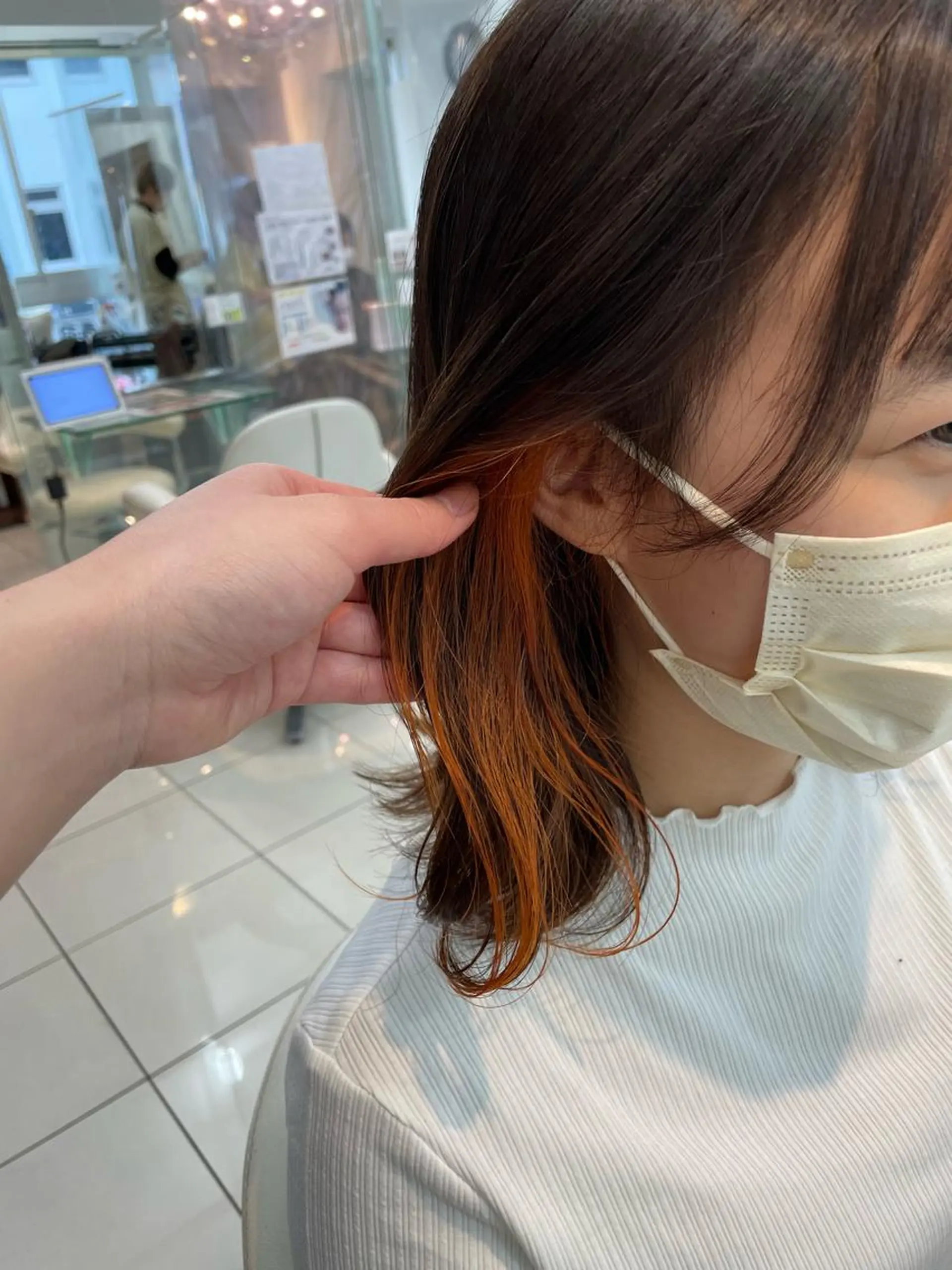 ミディアム カラー ベージュカラー ブリーチ イヤリングカラー インナーカラー オレンジ 美容学生必見❣️お得 クーポン有り💓池辺のヘアスタイル