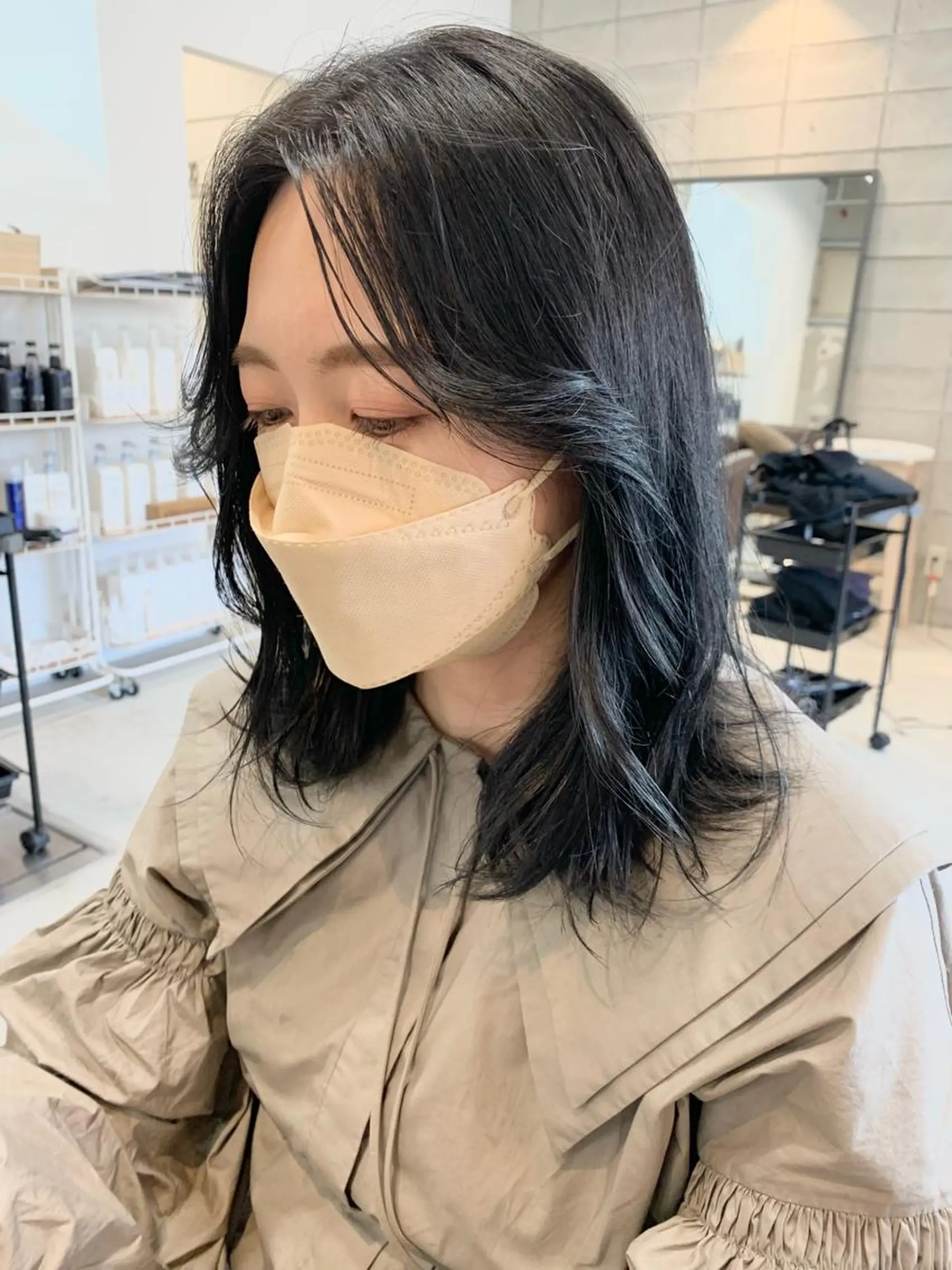 セミロング カラー カット パーマ トリートメント 新海 芳樹のヘアスタイル