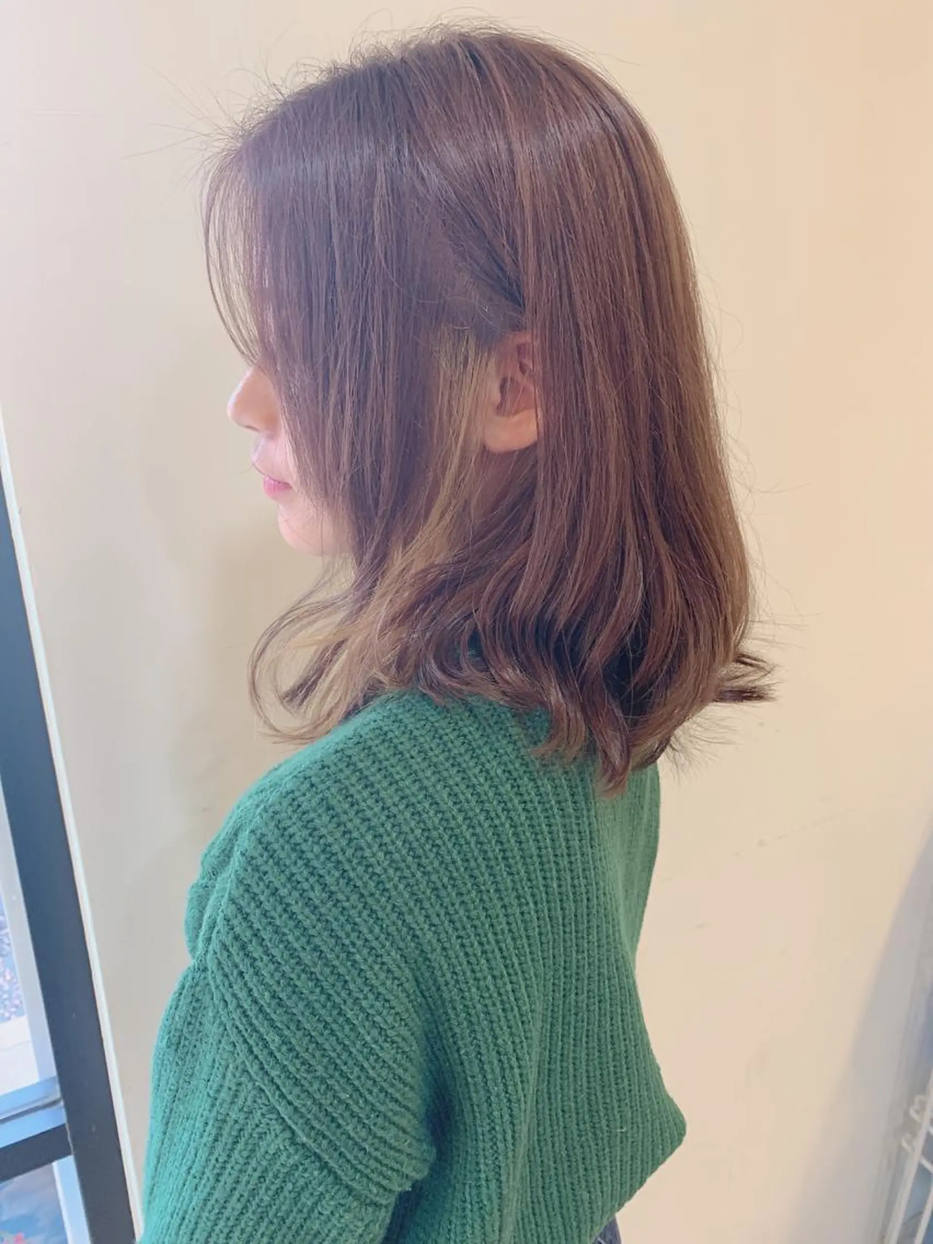 ミディアム カラー カット ヘアカラー トリートメント 白髪ぼかしハイライト 柳川拓哉のヘアスタイル