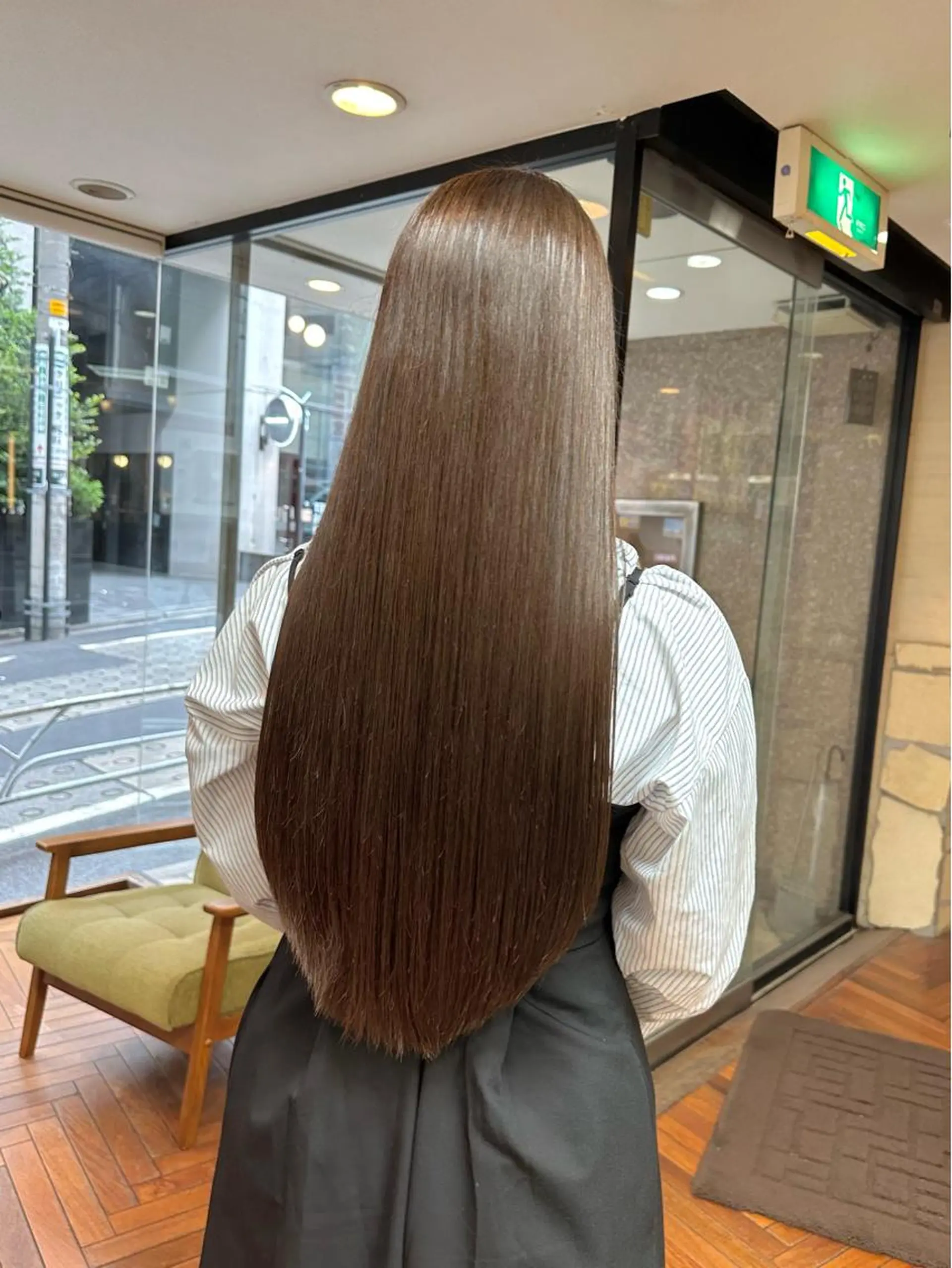 ロング カラー ベージュカラー ブリーチ ブリーチなしカラー オリーブベージュ LUMO所属・矢野 晃平のヘアスタイル