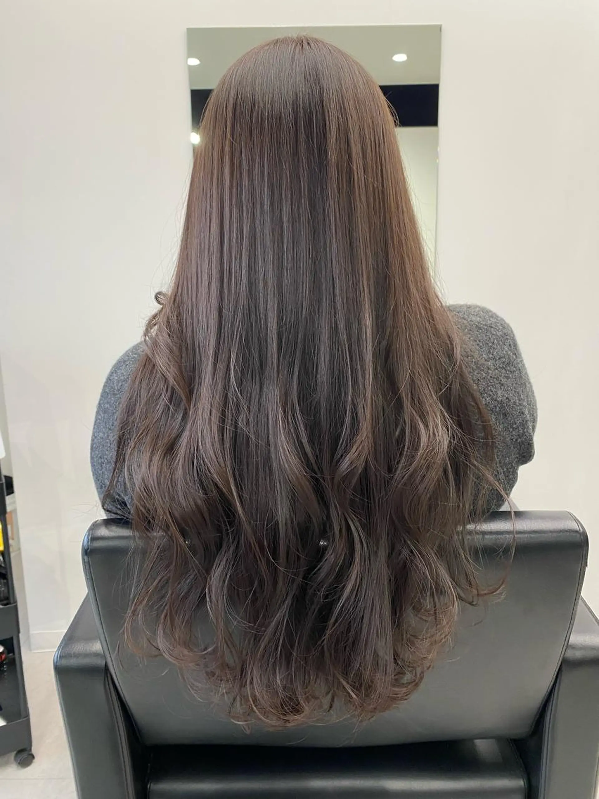 ロング Kro ハイトーン×ブリーチのヘアスタイル