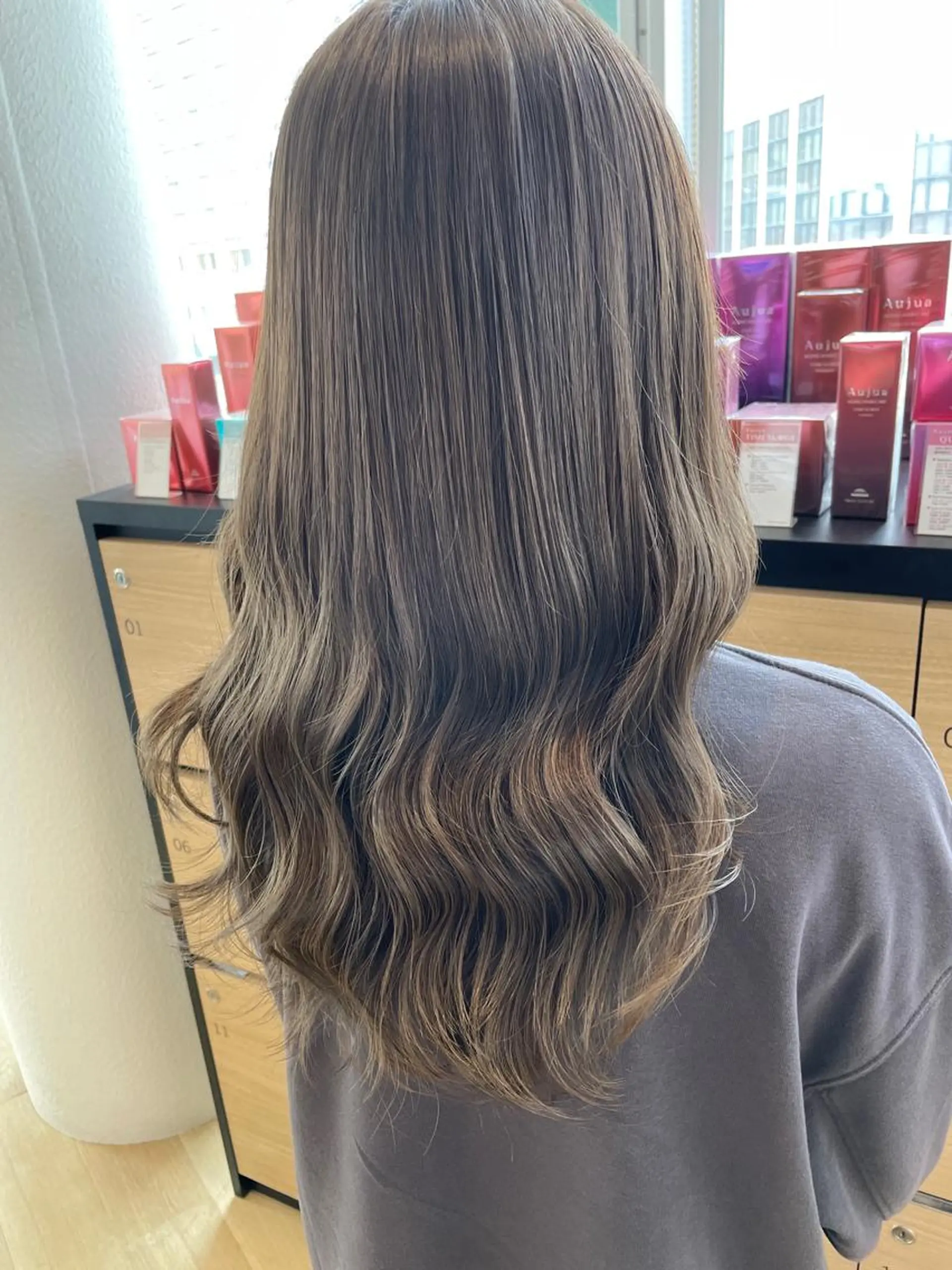 セミロング カラー ヘアカラー トリートメント 美髪形成！色素改善！ 秋田　和輝のヘアスタイル