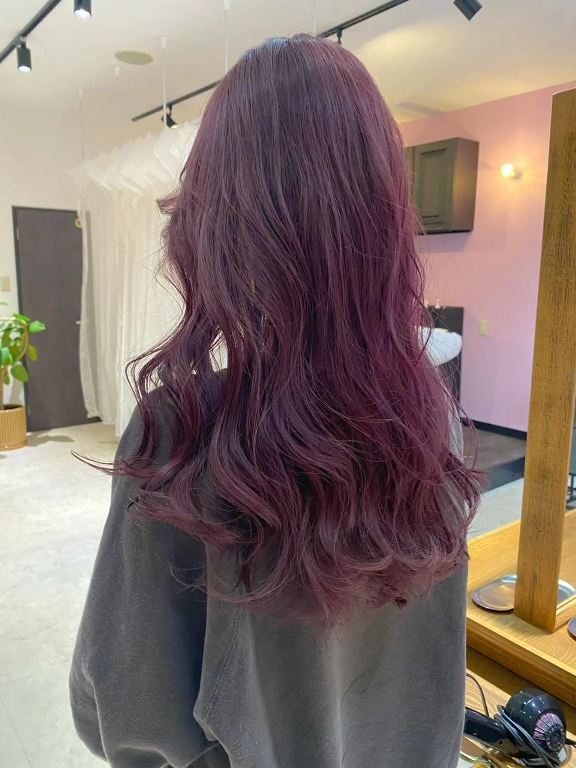 ロング カラー 藤井 貴美子のヘアスタイル