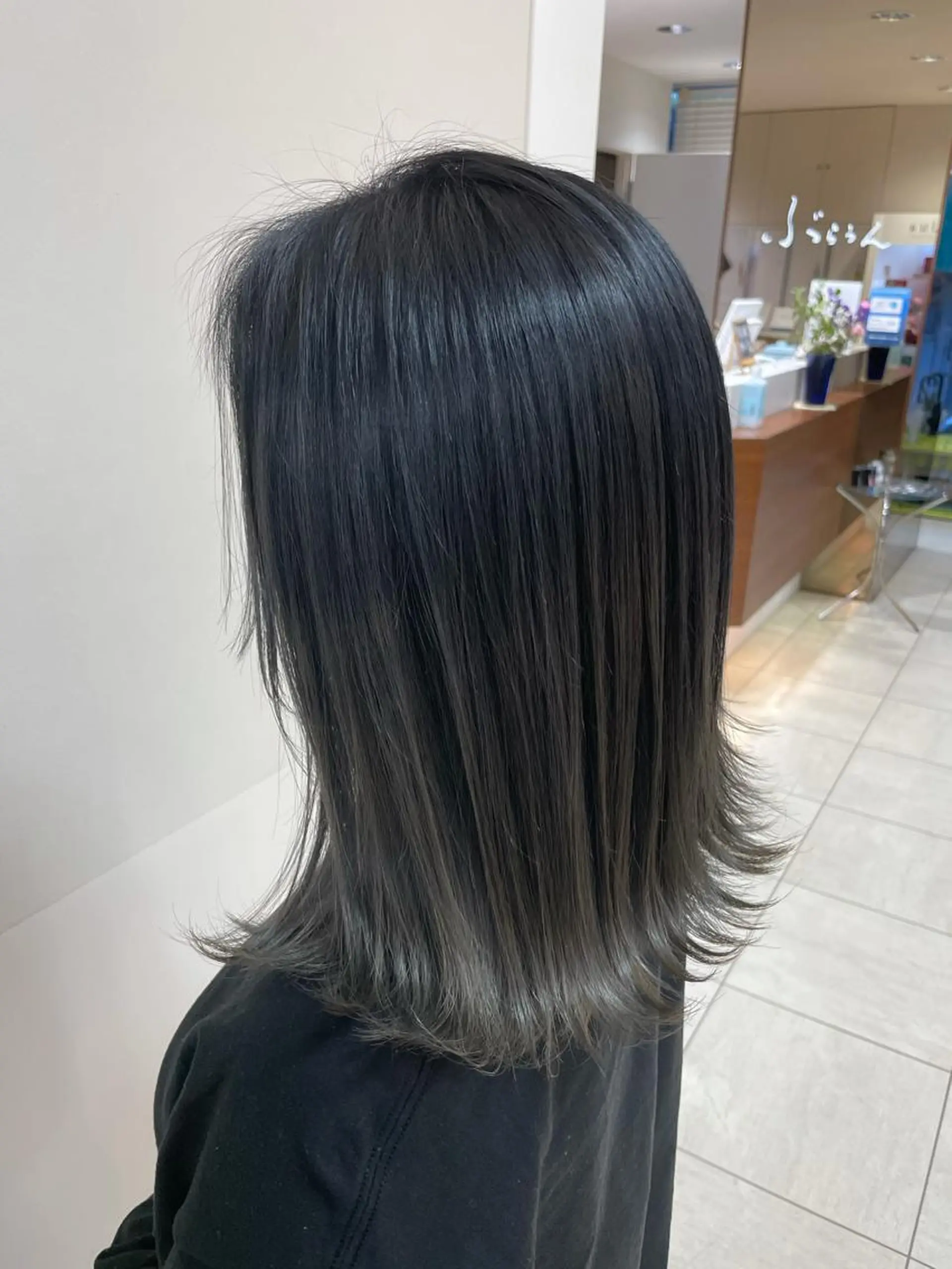 ミディアム カラー ヘアアレンジ ヘアカラー トリートメント 【Sweep】おじま のぞみのヘアスタイル