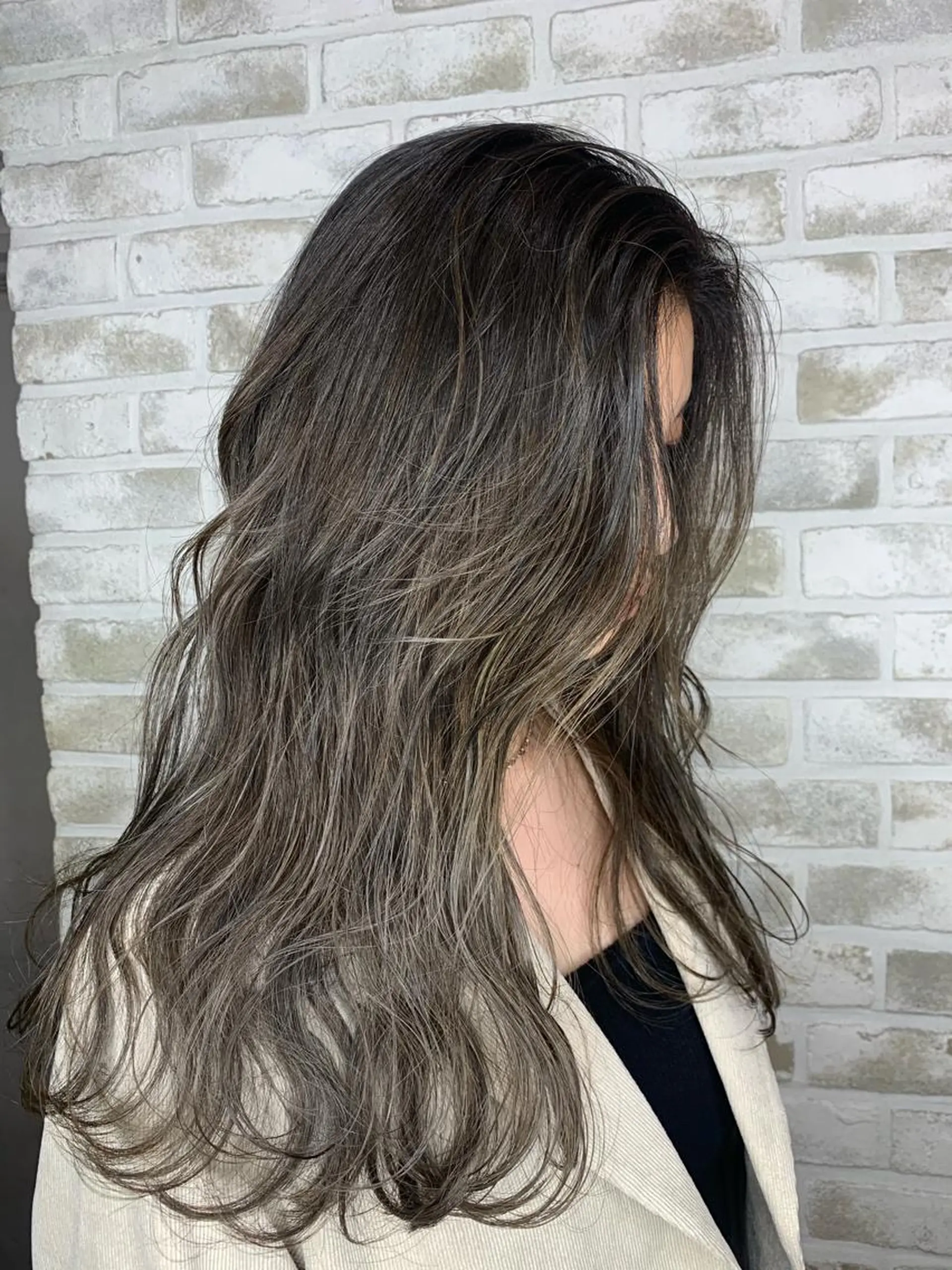 ロング カラー バレイヤージュ レイヤーカット she2.shinjuku所属・takumi Hのヘアスタイル