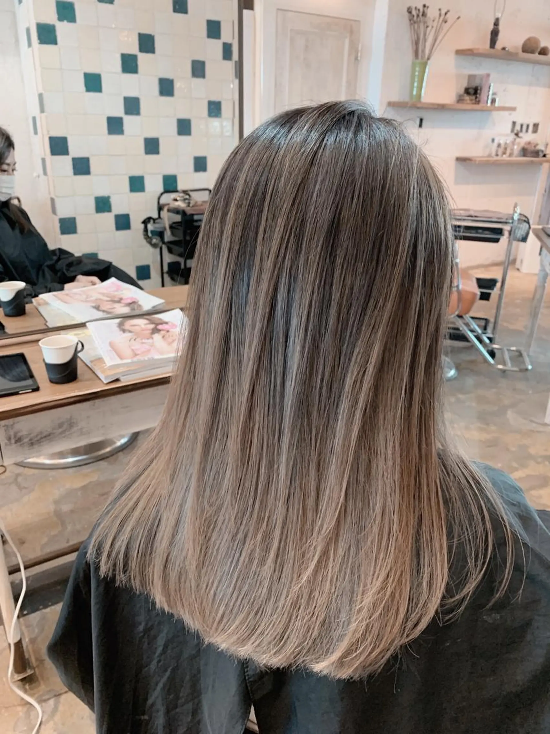 カラー バレイヤージュ ハイライトカラー Beyond（kitaro）所属・石井辰功也 フリーランス美容師のヘアスタイル