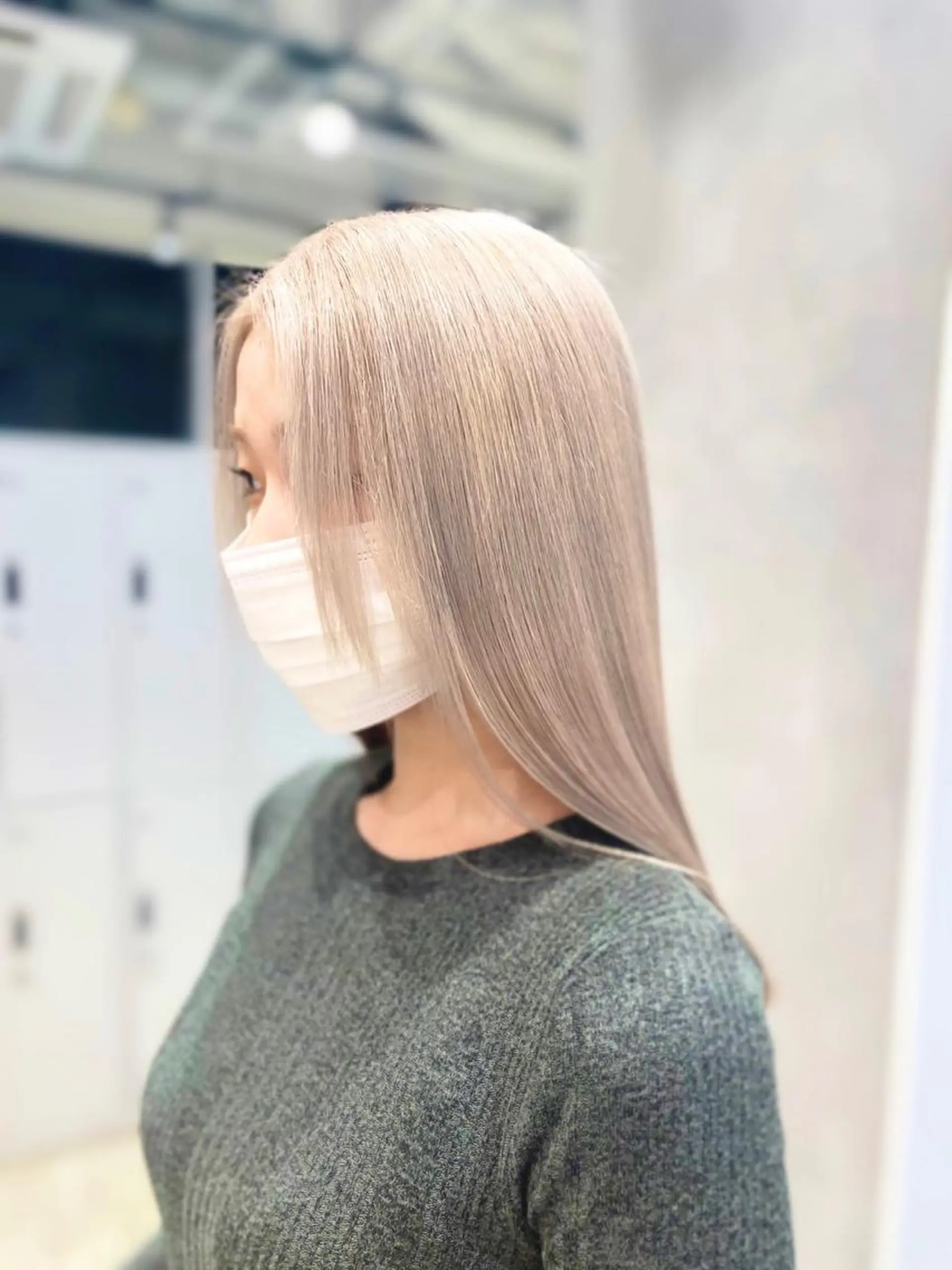 ロング カラー ベージュカラー ハイトーンカラー ホワイトベージュ ブロンド・ハイトーン ／遠藤将太のヘアスタイル