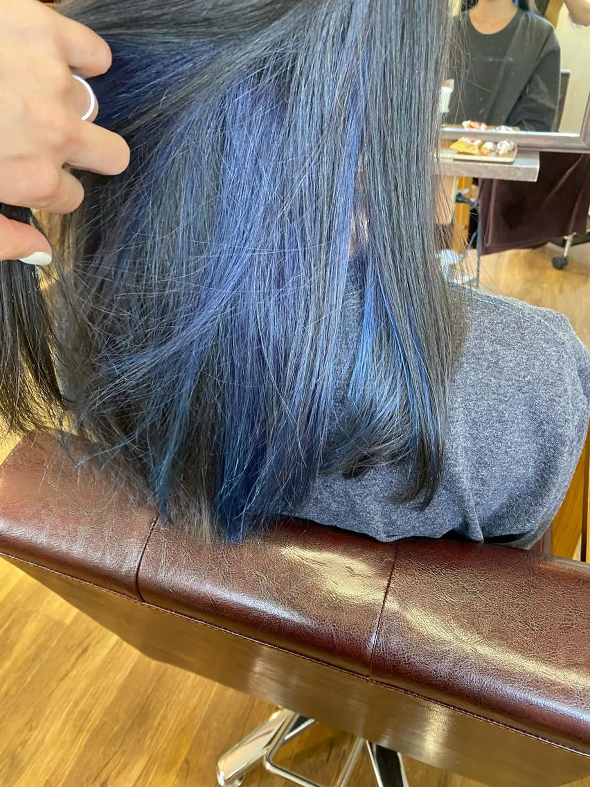 ミディアム カラー ブルーカラー インナーカラー ソヨ　ヘアミュージアム所属・中山 明子のヘアスタイル