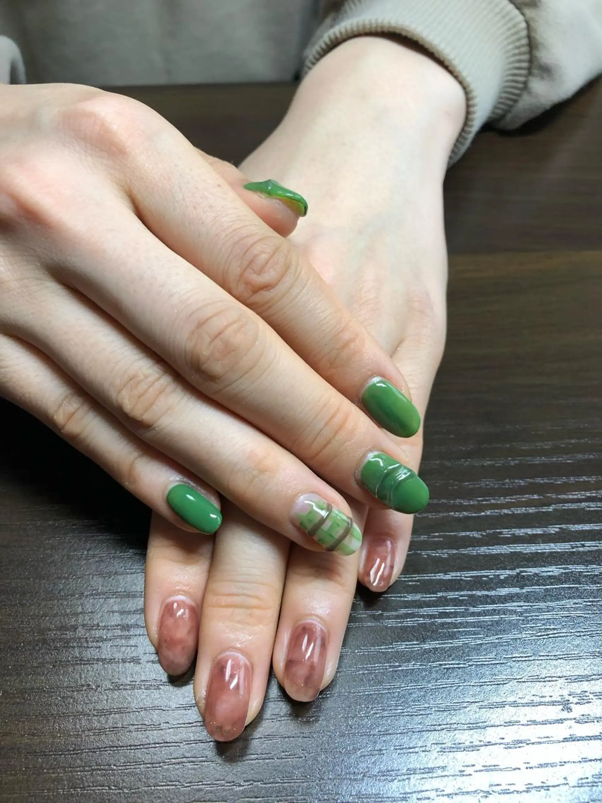 ネイル ブラウン グリーン シンプルネイル M&Y nailsalonのネイルデザイン
